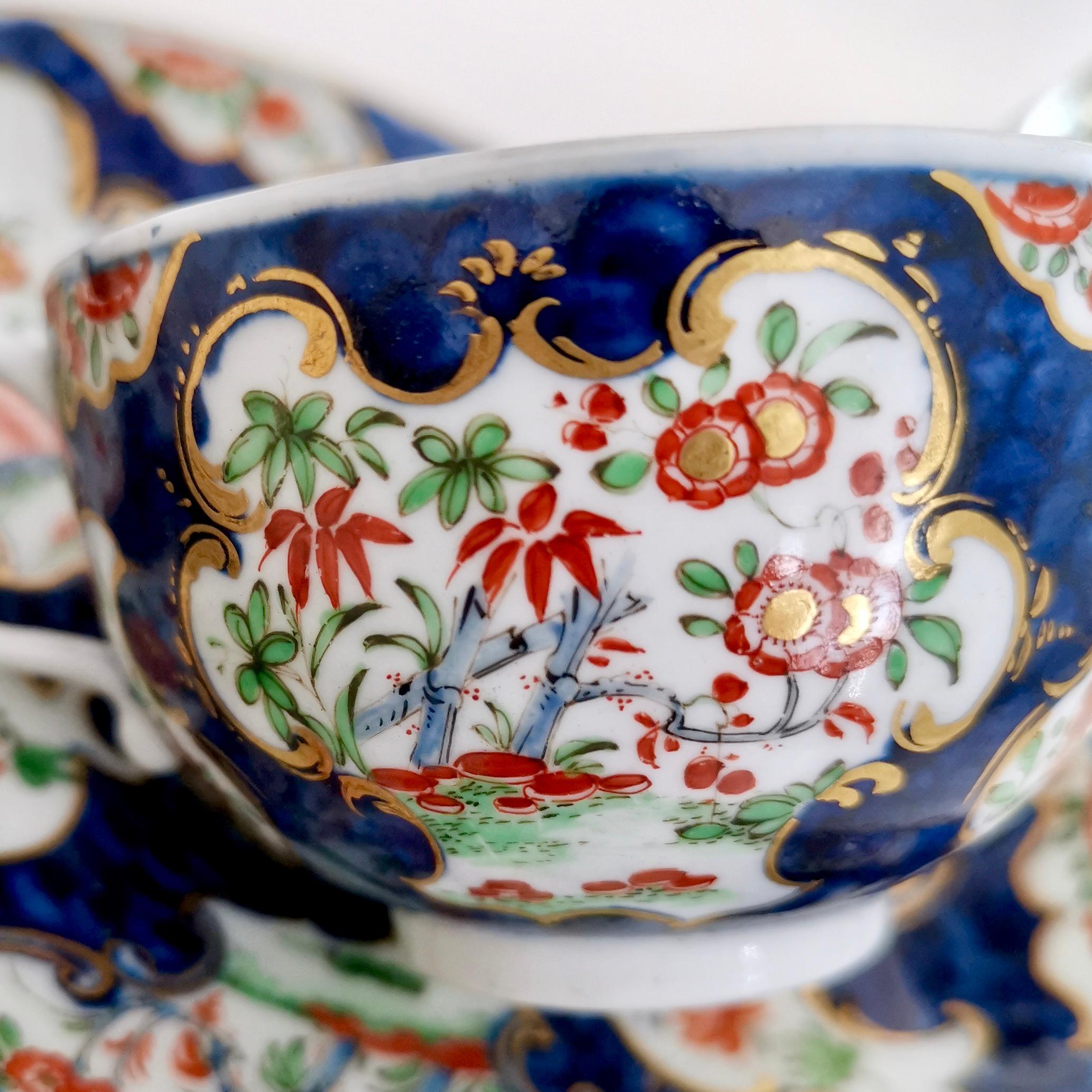 Worcester Porcelain Teacup, Blue Scale Japanese Kakiemon, 1st Period circa 1765 In Good Condition In London, GB