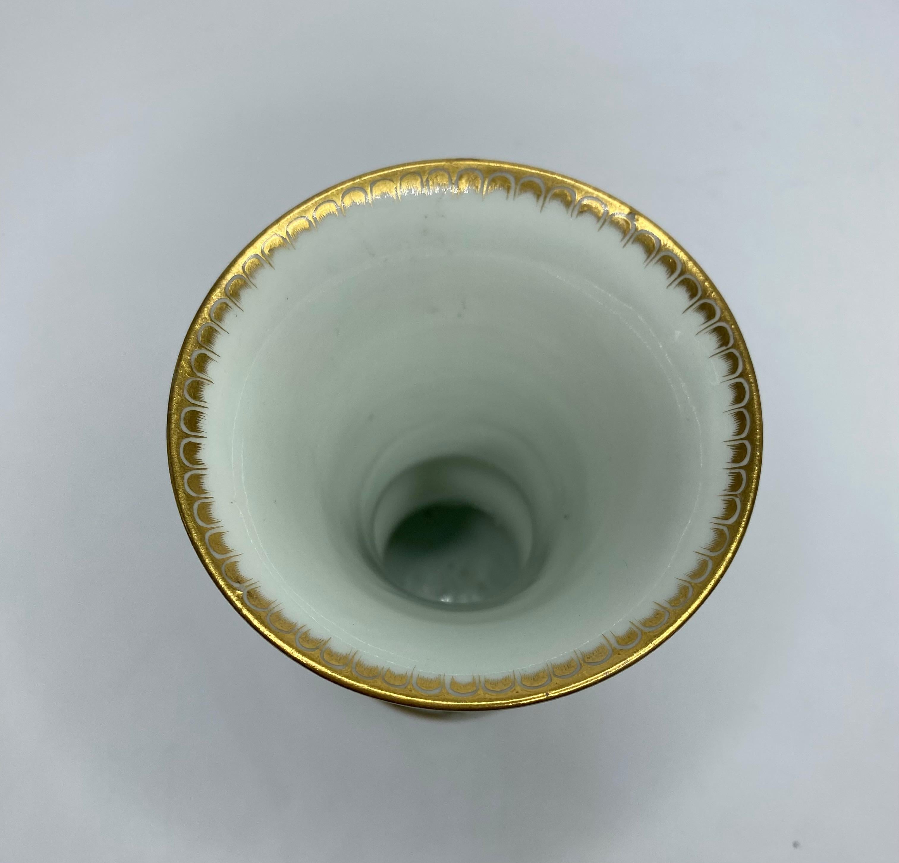 Worcester porcelain vase, Fancy Birds, c. 1770. 3