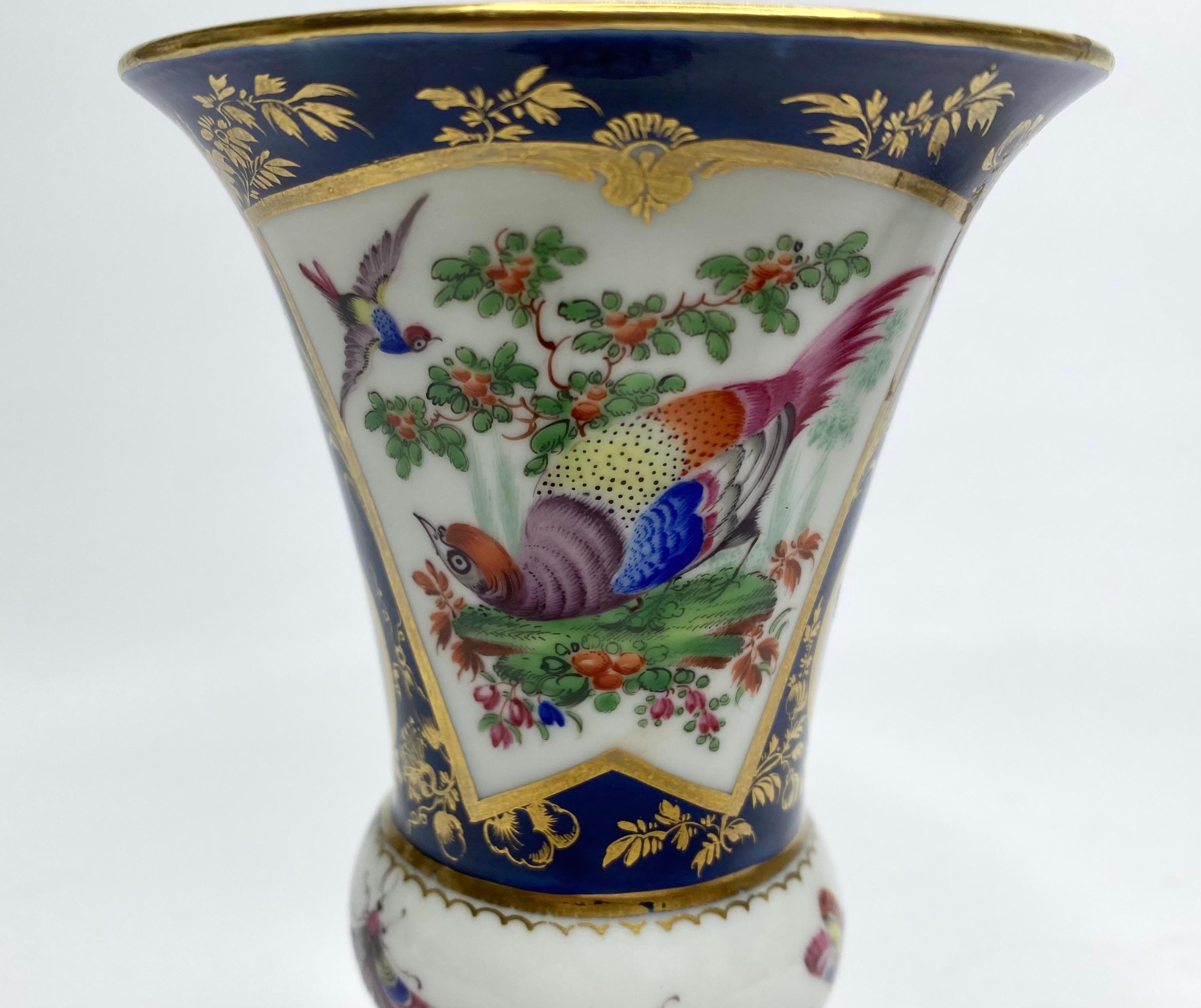 Worcester porcelain vase, Fancy Birds, c. 1770. 1