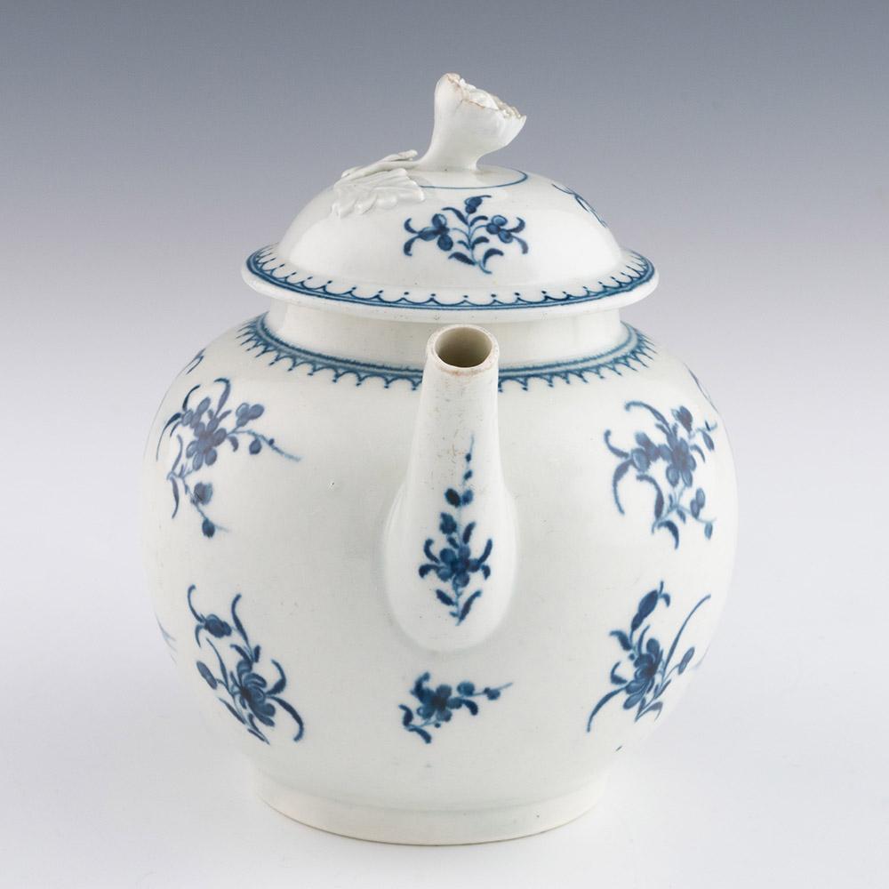 British Worcester Porcelain Waiting Chinaman Pattern Teapot c1772 For Sale