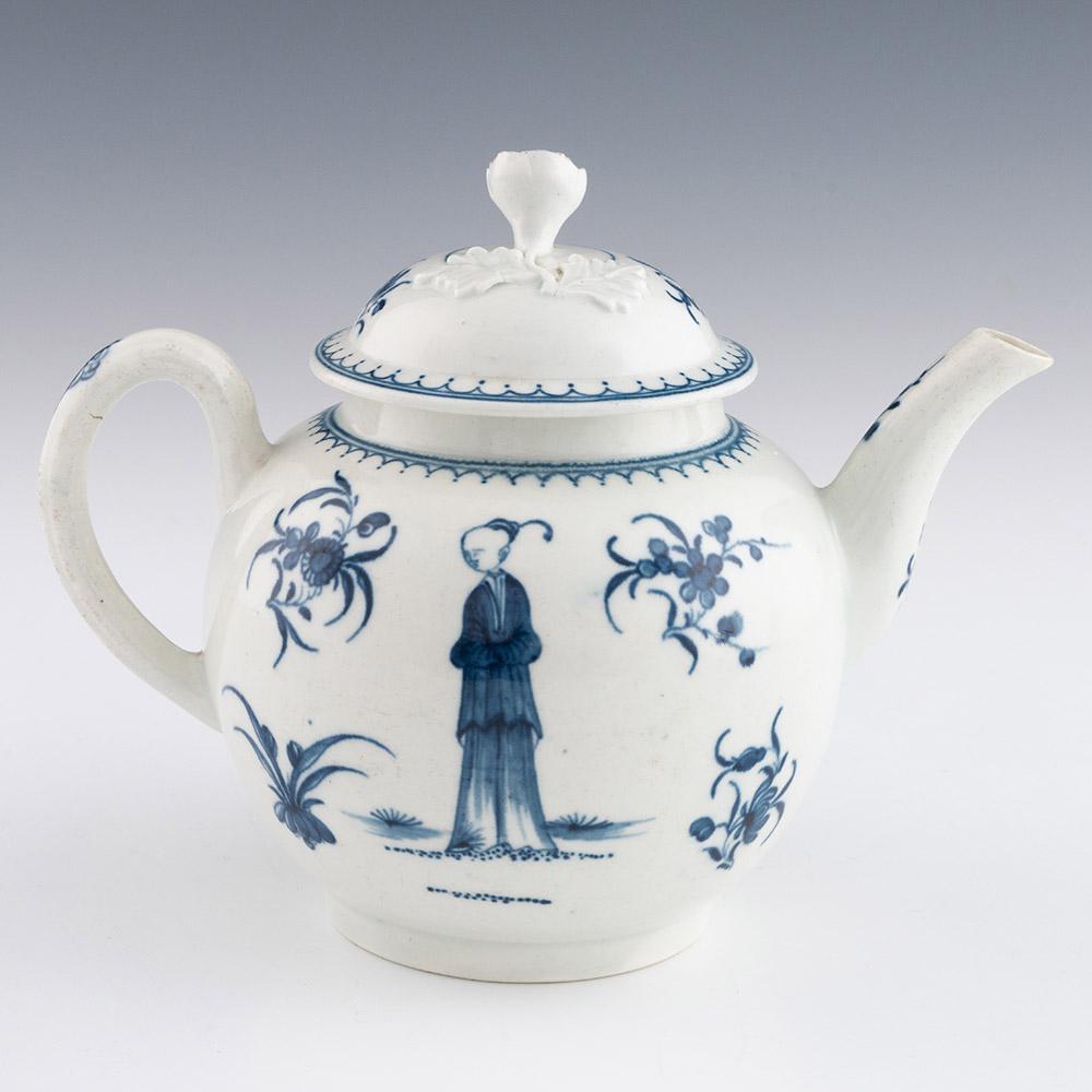 Worcester Porcelain Waiting Chinaman Pattern Teapot c1772 In Good Condition For Sale In Tunbridge Wells, GB