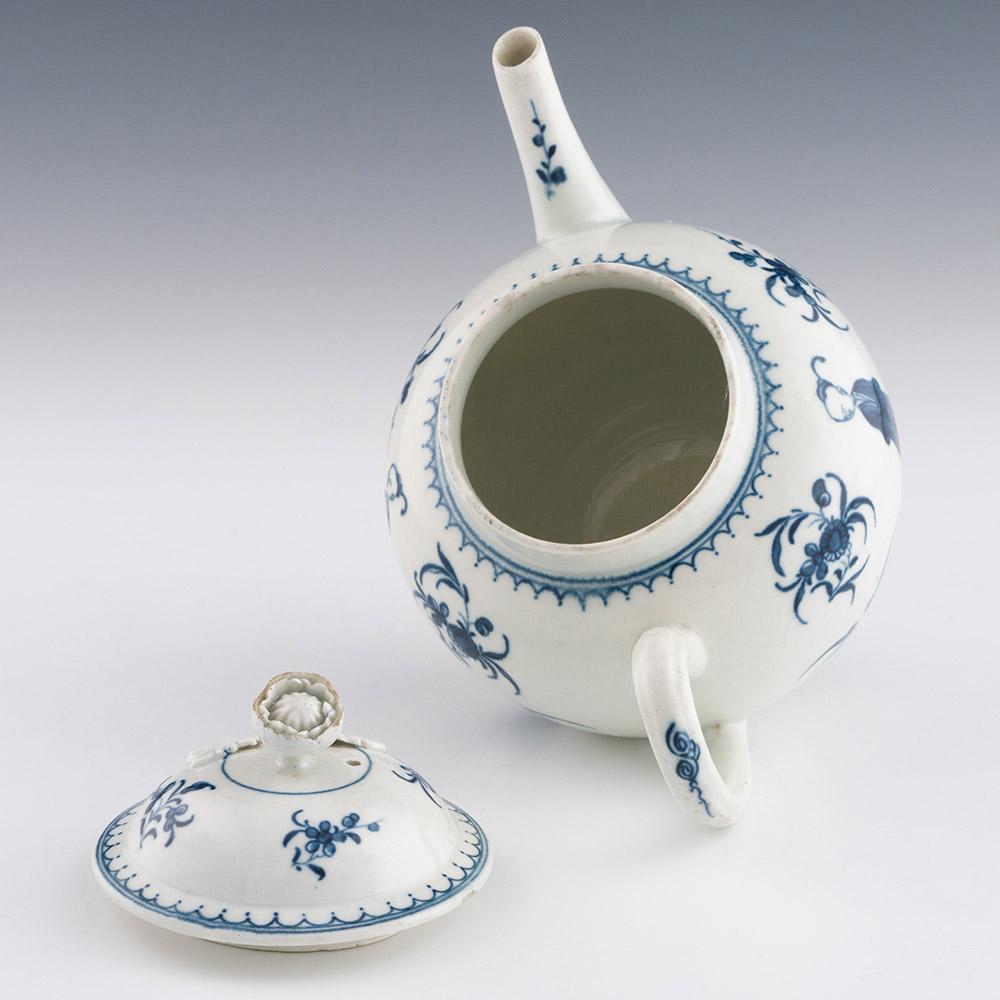 Worcester Porcelain Waiting Chinaman Pattern Teapot c1772 For Sale 1