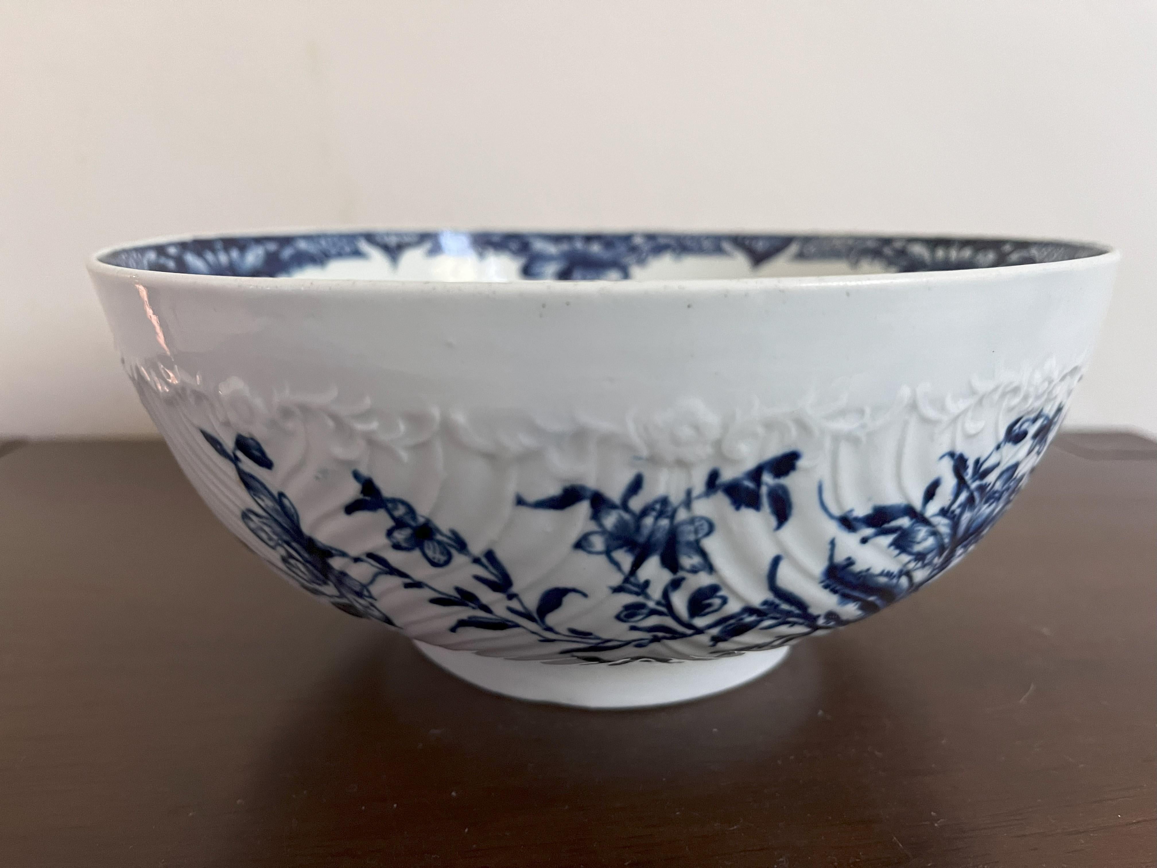 Worcester punch bowl, feather moulded floral pattern, circa 1765. The inside centre pattern is the  