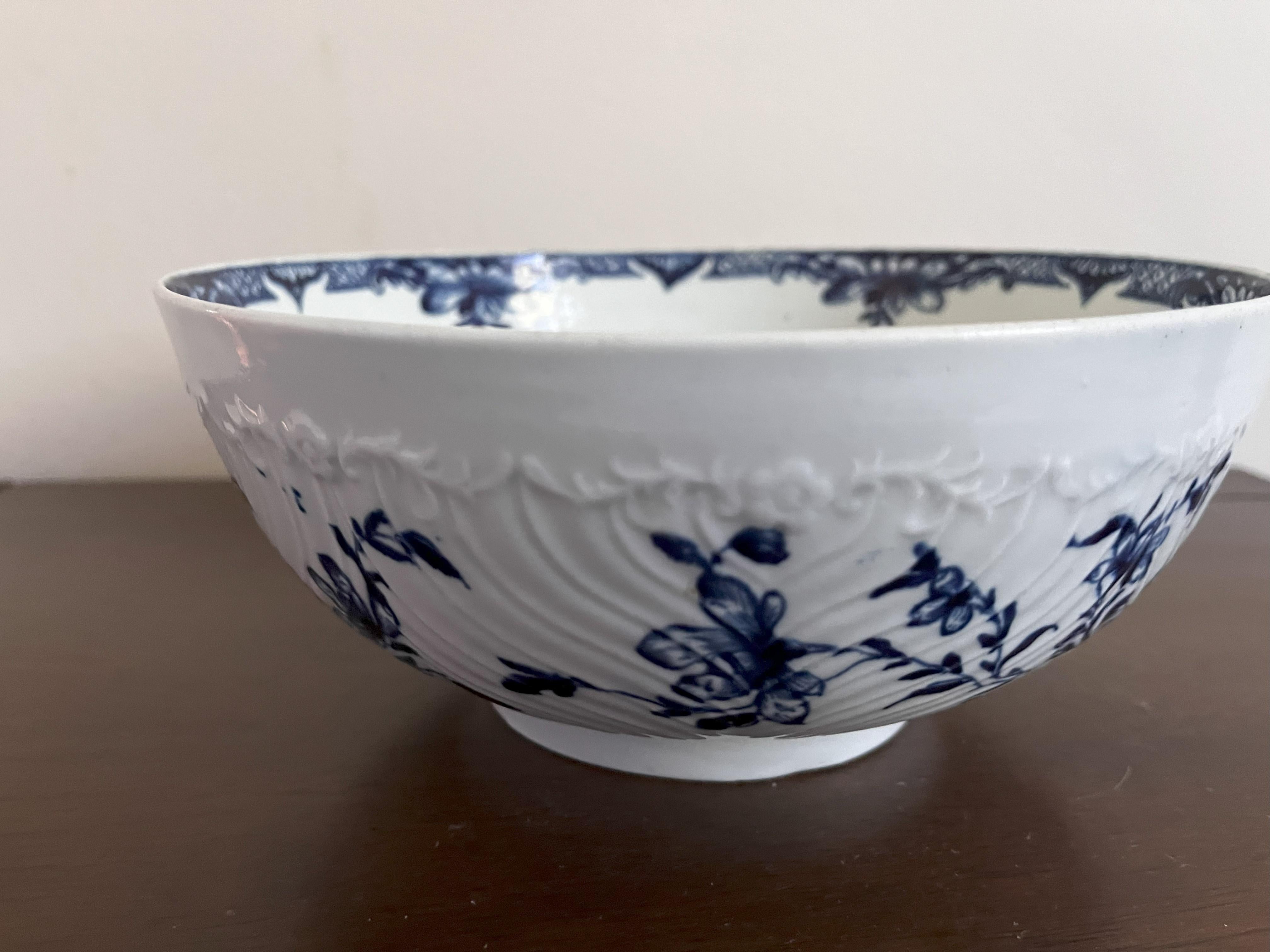 English Worcester punch bowl, feather moulded floral pattern, circa 1765 For Sale
