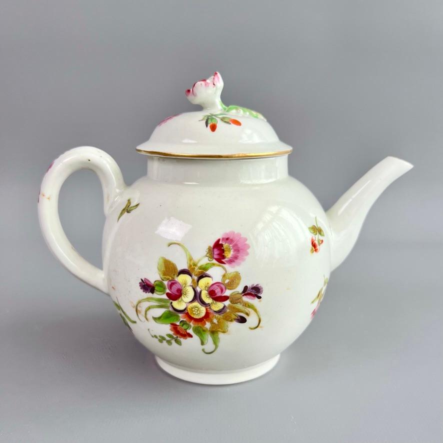 English Worcester Small Globular Teapot with Cover, Flower Sprays, ca 1770