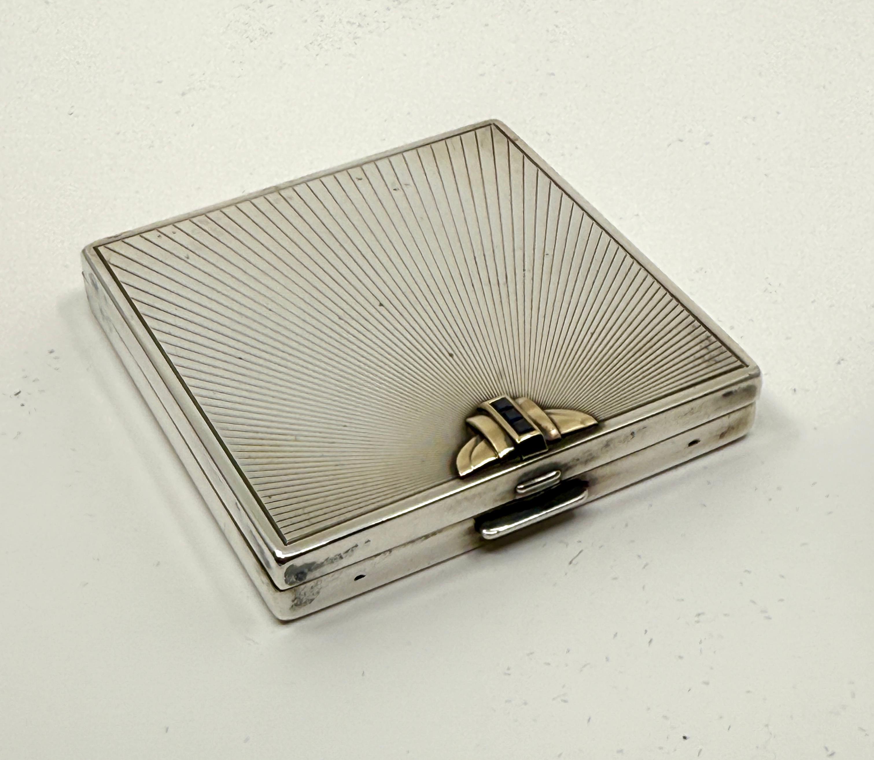 Américain Compact en argent, or 14k et saphir de Wordley, Allsopp & Bliss des années 1920 en vente
