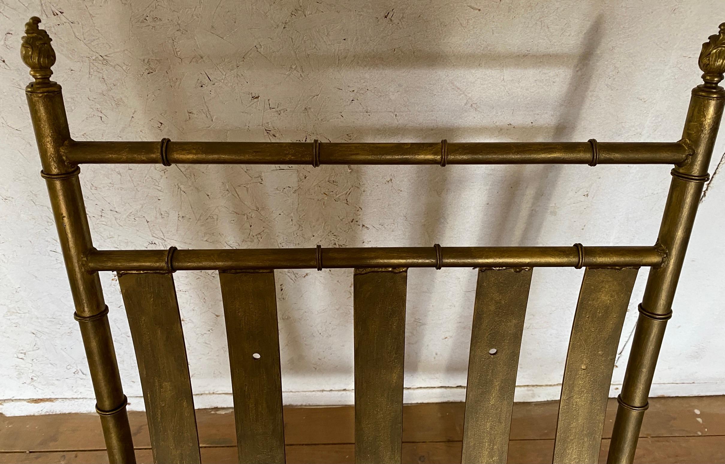 Fauteuil de salon d'intérieur ou d'extérieur de style Maison Jansen en faux bambou bronze Bon état - En vente à Sheffield, MA