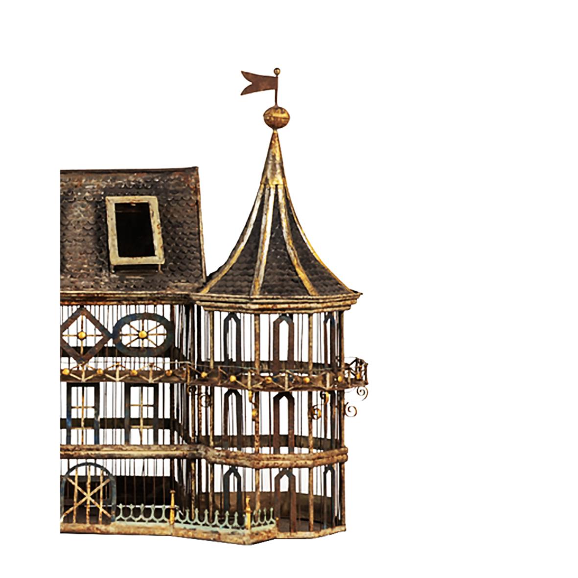 Français Œuvre d'art en forme de cage d'oiseau réalisée par l'équipe de Craft Compagnon comme un château romantique du 19e siècle. en vente