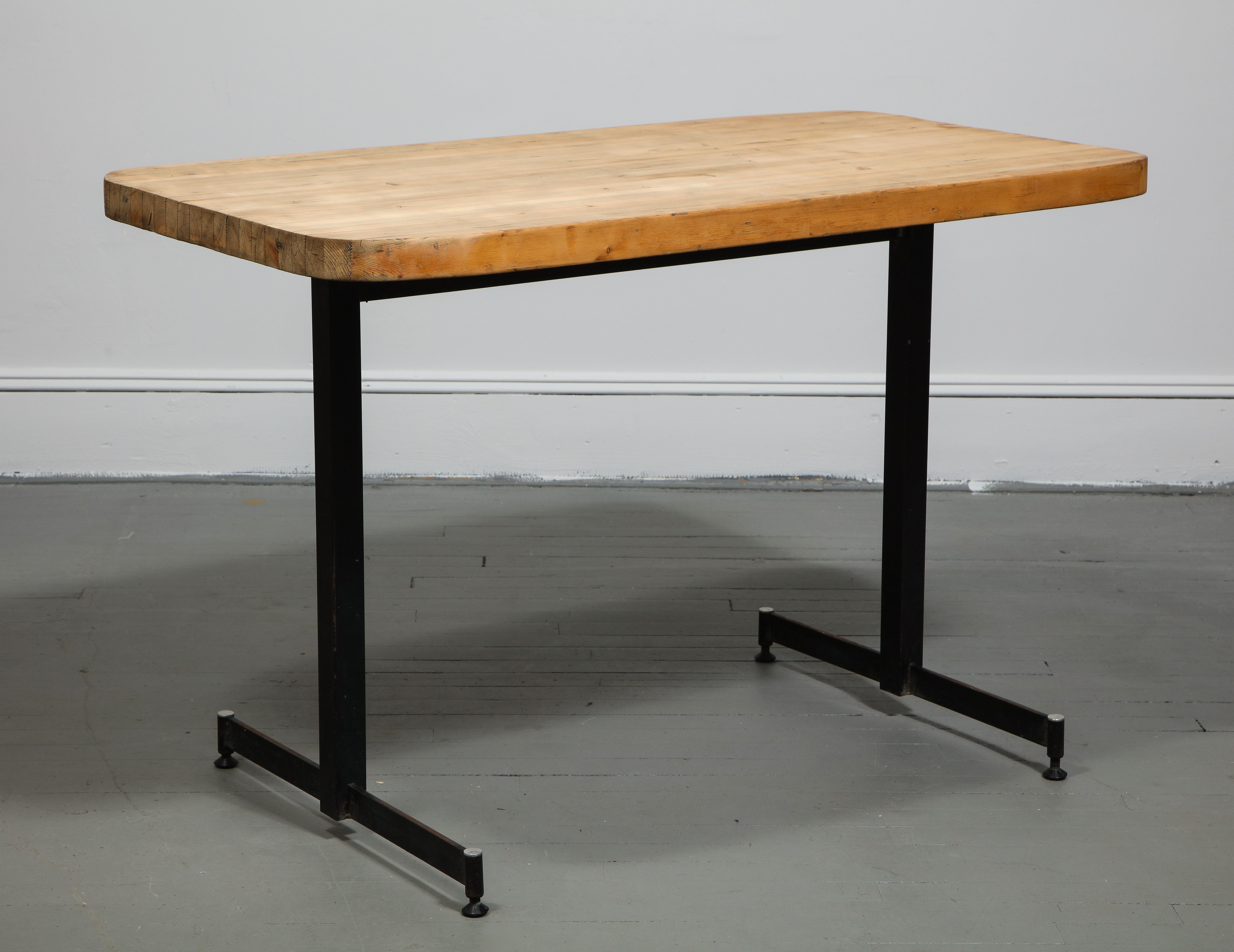 Pine Work Table Attributed to Charlotte Perriand, France, c. 1960s

Humble in design, this table consists of a solid pine top and clean metal base. 