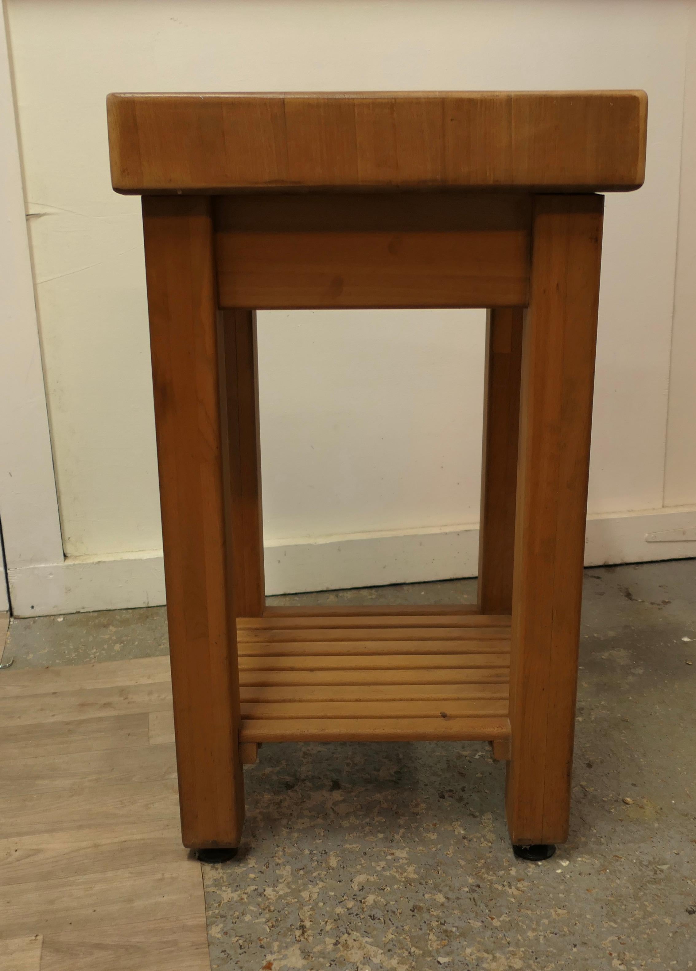 Mesa de trabajo, tabla de cortar, isla de cocina, antigüedad industrial   Esta es una buena en venta 4