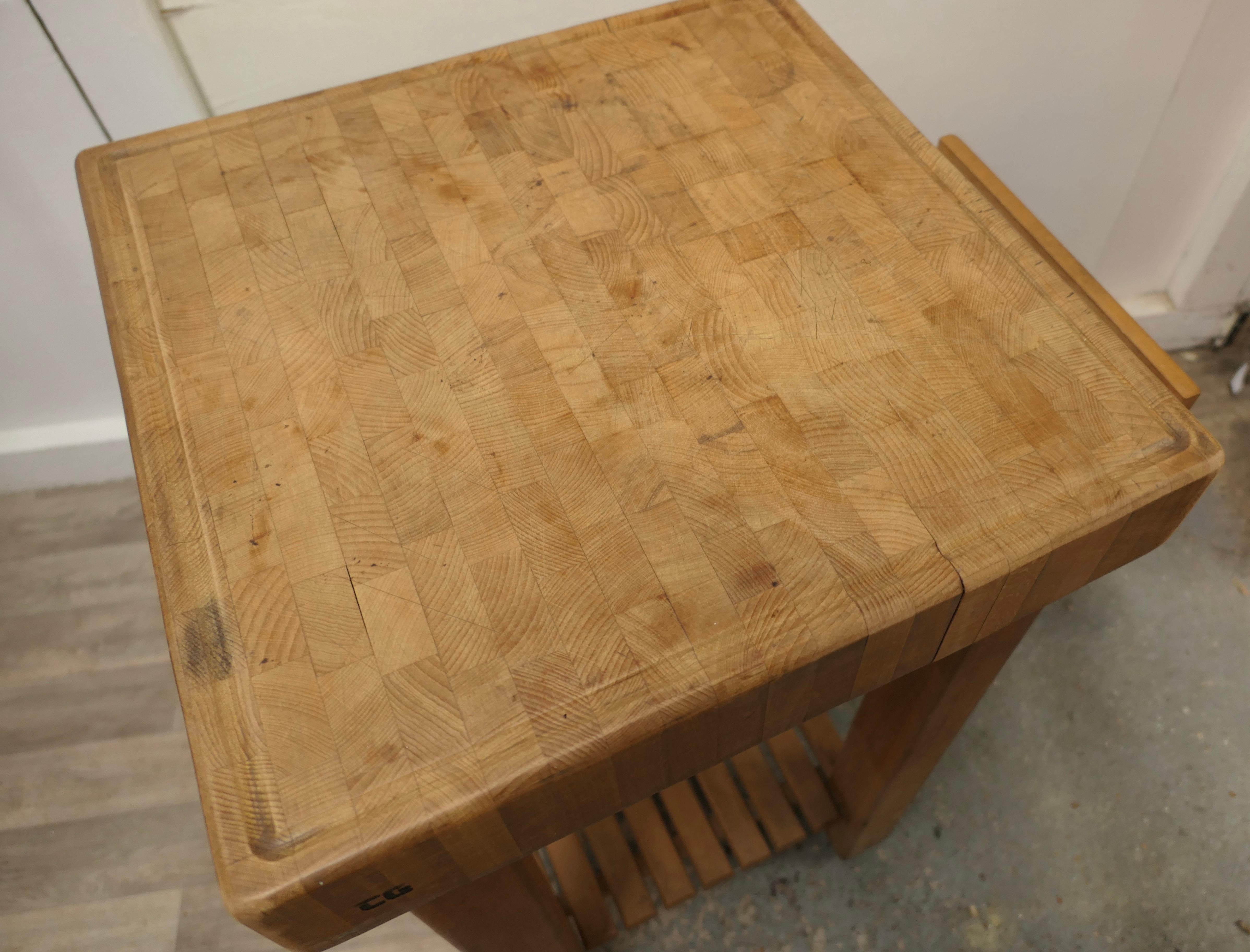 Mesa de trabajo, tabla de cortar, isla de cocina, antigüedad industrial   Esta es una buena en venta 2