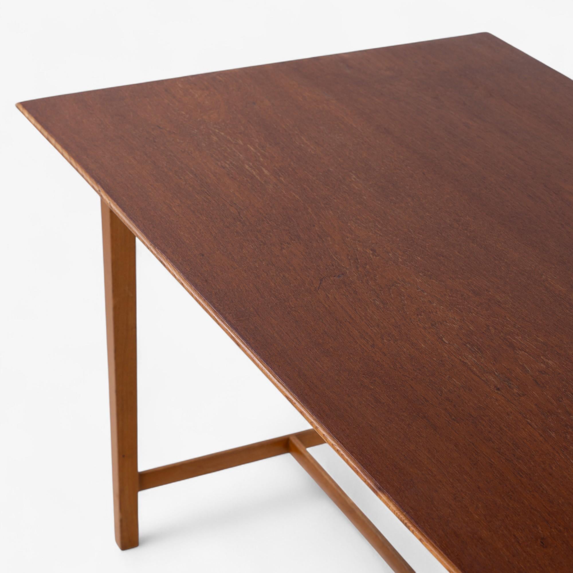 Orme Table de travail avec plateau en teck attribuée à Thorald Madsen en vente