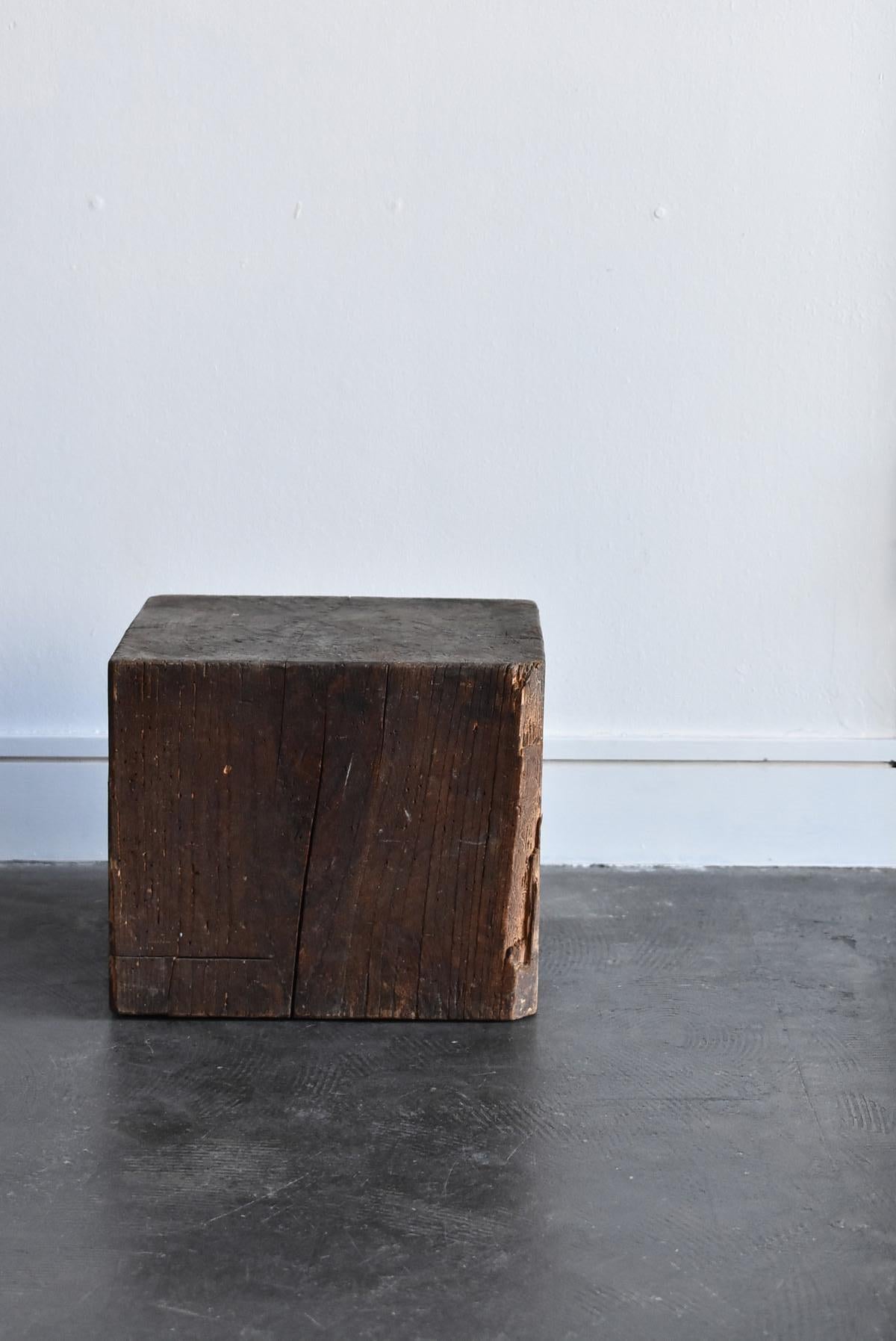 Showa Workbench of an Old Japanese Craftsman / Exhibition Stand of Zelkova Wood