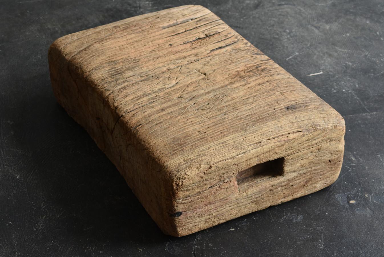 Workbench Used by a Japanese Craftsman / a Block of Wood / a Wabi-Sabi Board 2