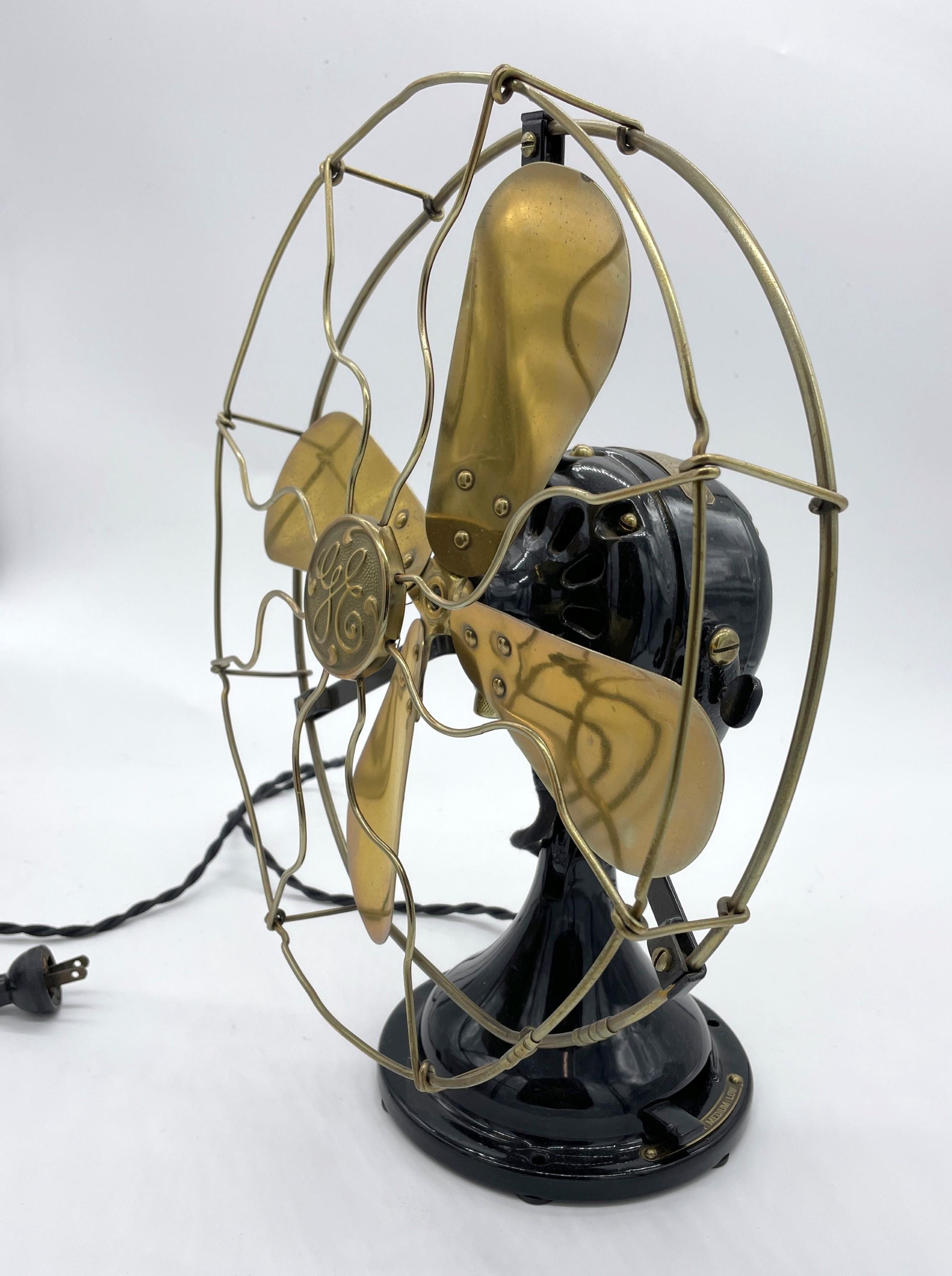 Industrial Working Antique General Electric Black Brass Table Fan