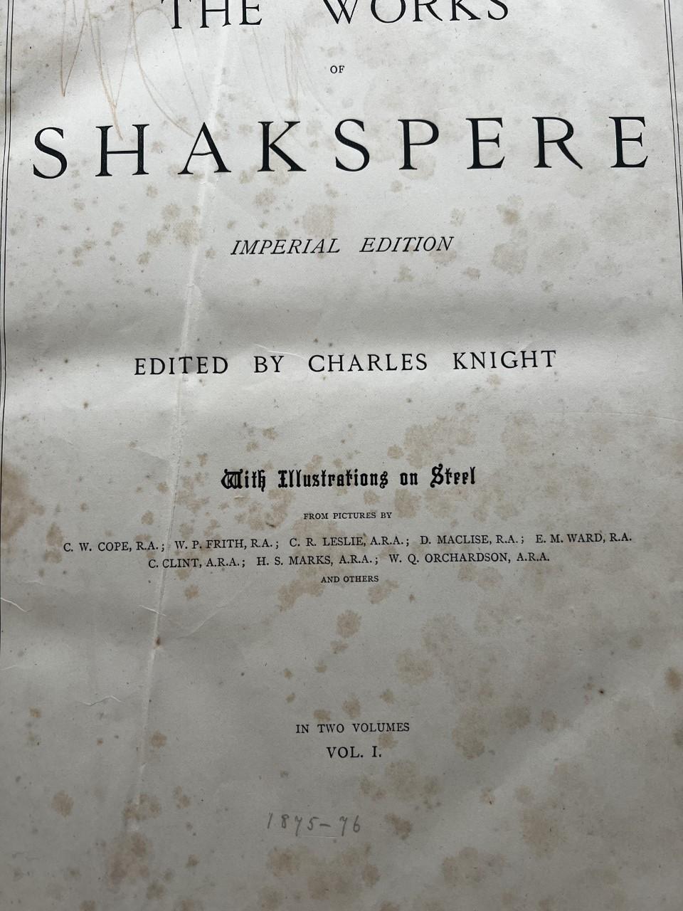 Works of Shakespere Imperial Edition by Charles Knight Vol i with Golden Edges In Good Condition For Sale In Doha, QA