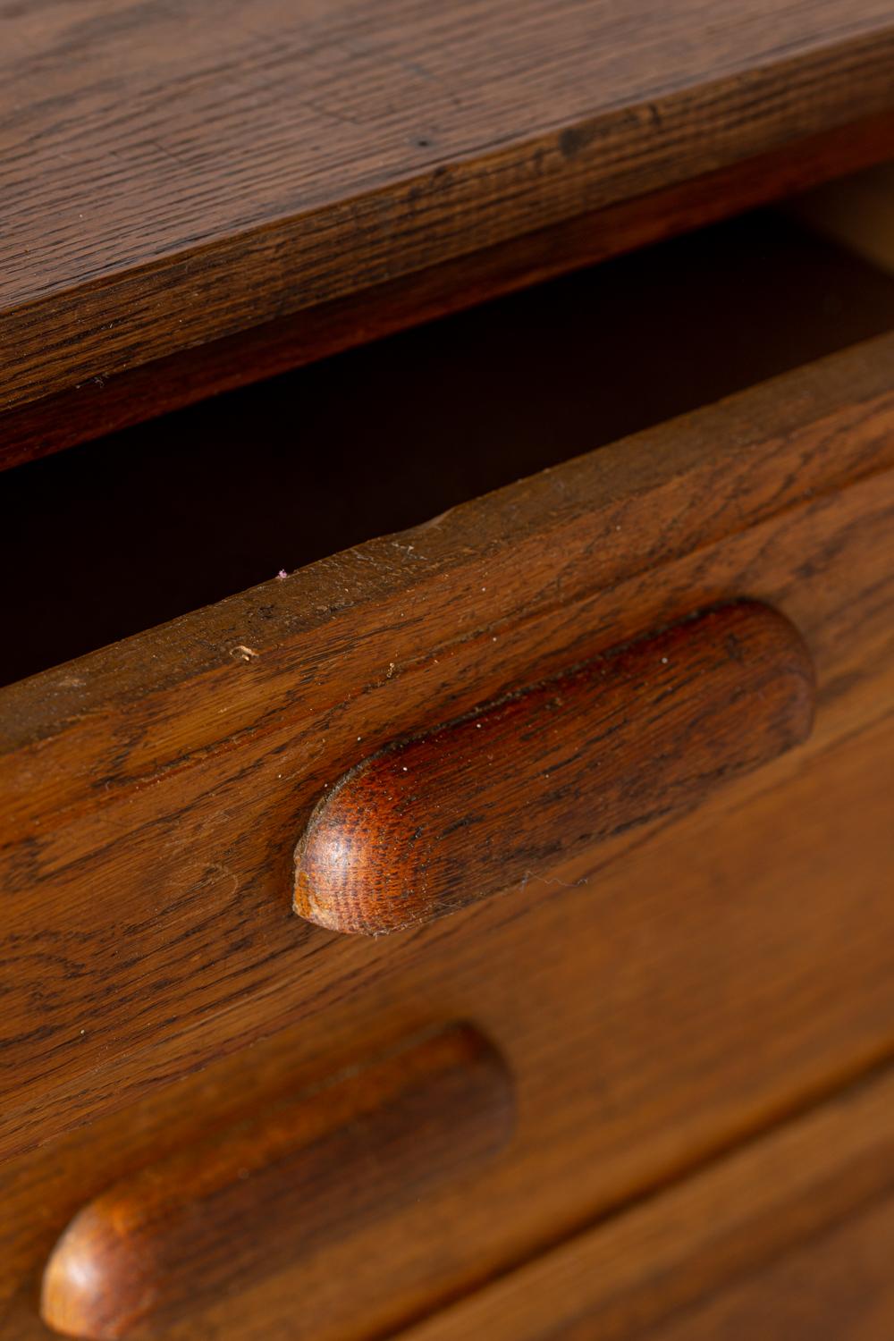 Workshop Cabinet in Oak with Eighteen Drawers, France, circa 1930 In Good Condition In Paris, FR