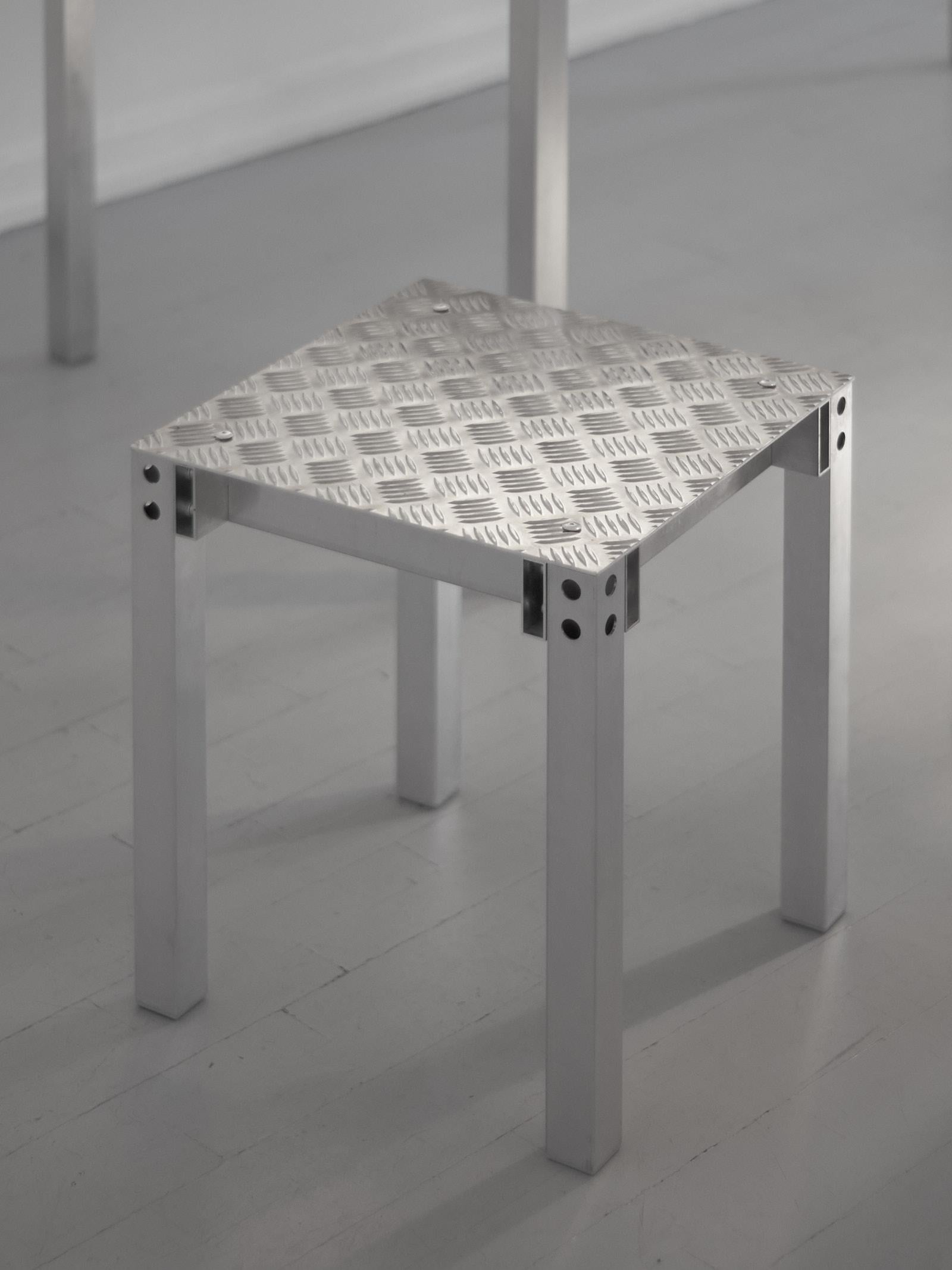 Anodized aluminium legs & anti-slip aluminium seating.