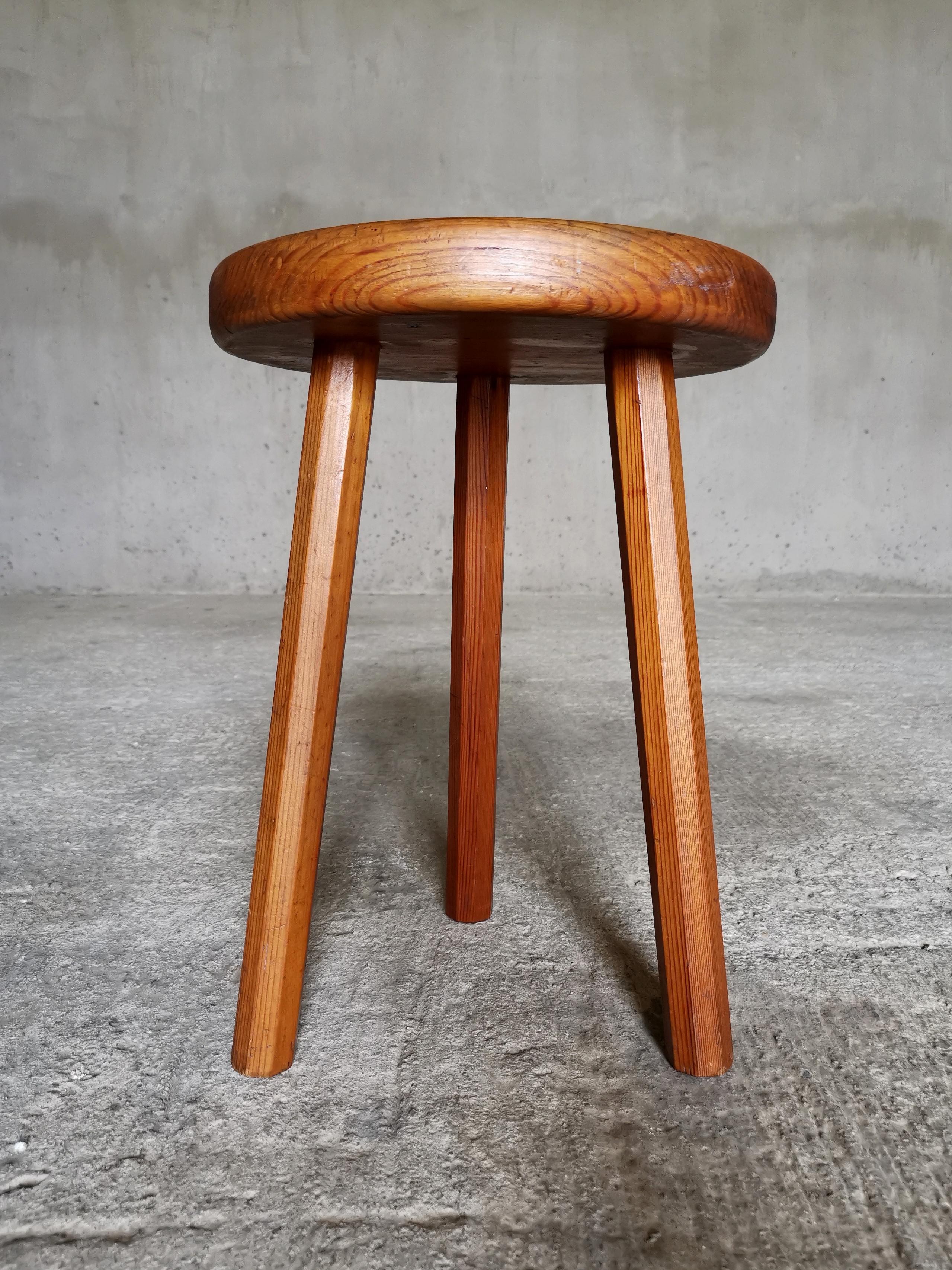 Pine Workshop stool, solid pine, octagonal legs, Sweden 1940s, Beautiful dark patina. For Sale