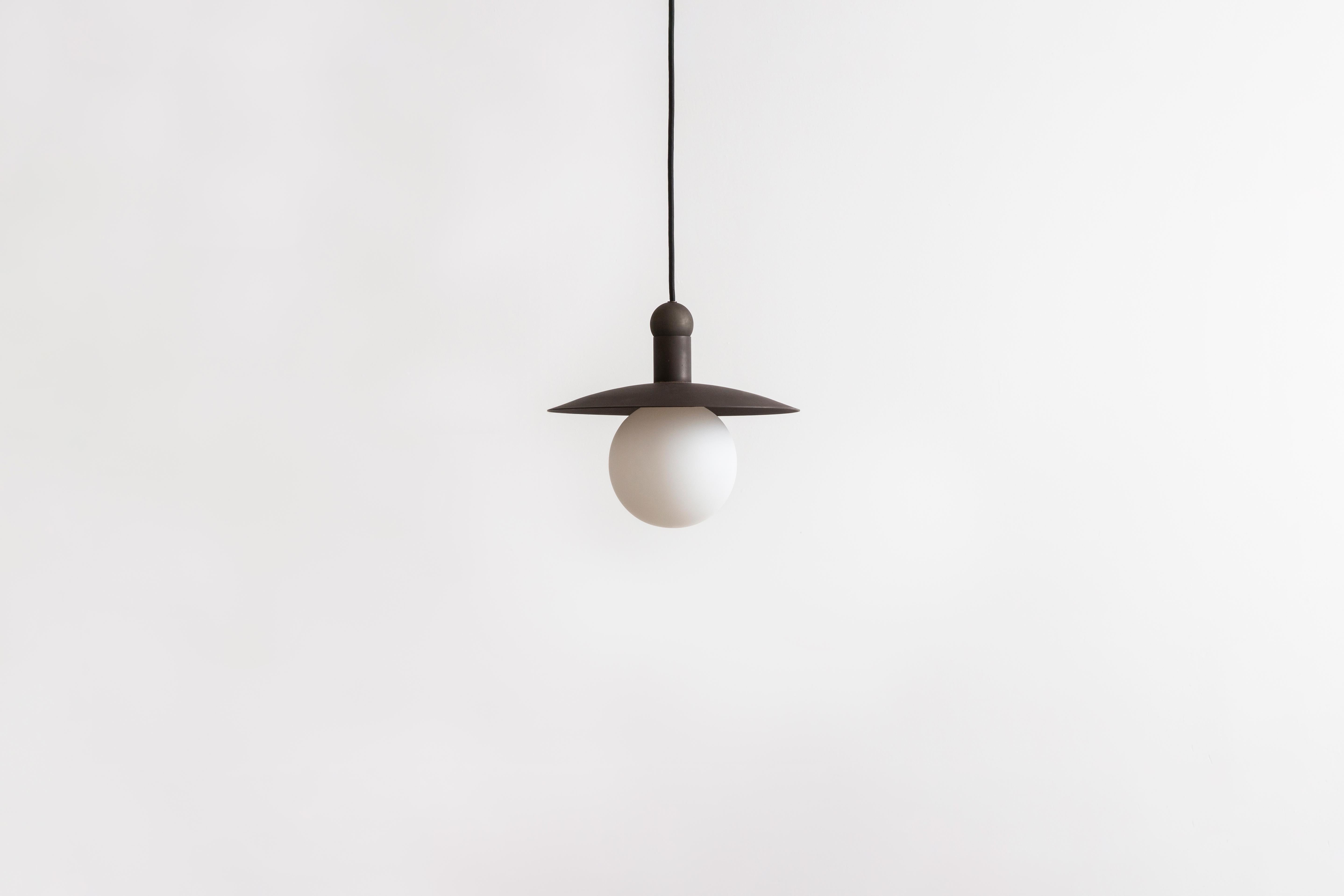 Pendentif Workstead Helios Cord en laiton taillé en vente 3