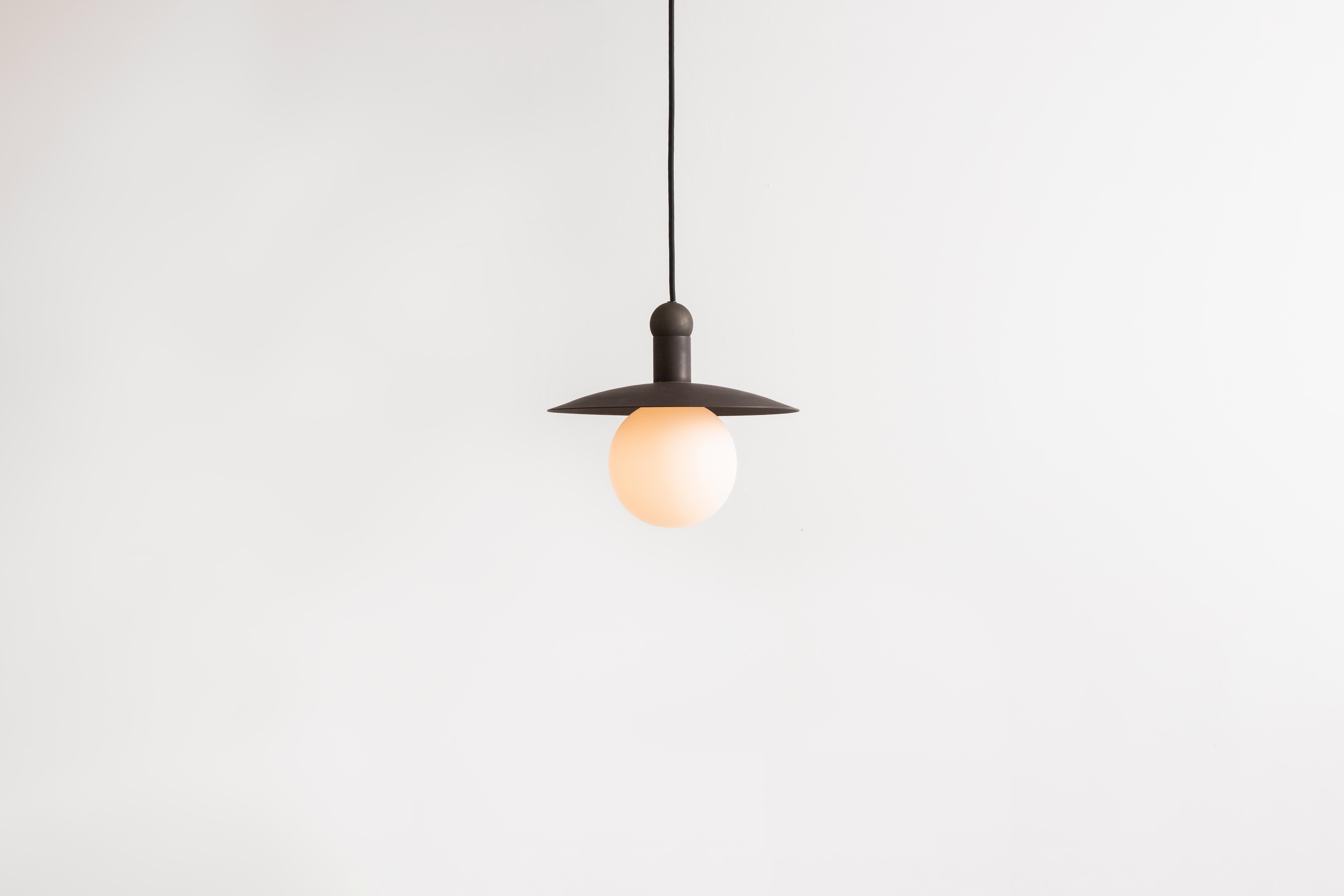 Pendentif Workstead Helios Cord en laiton taillé en vente 4