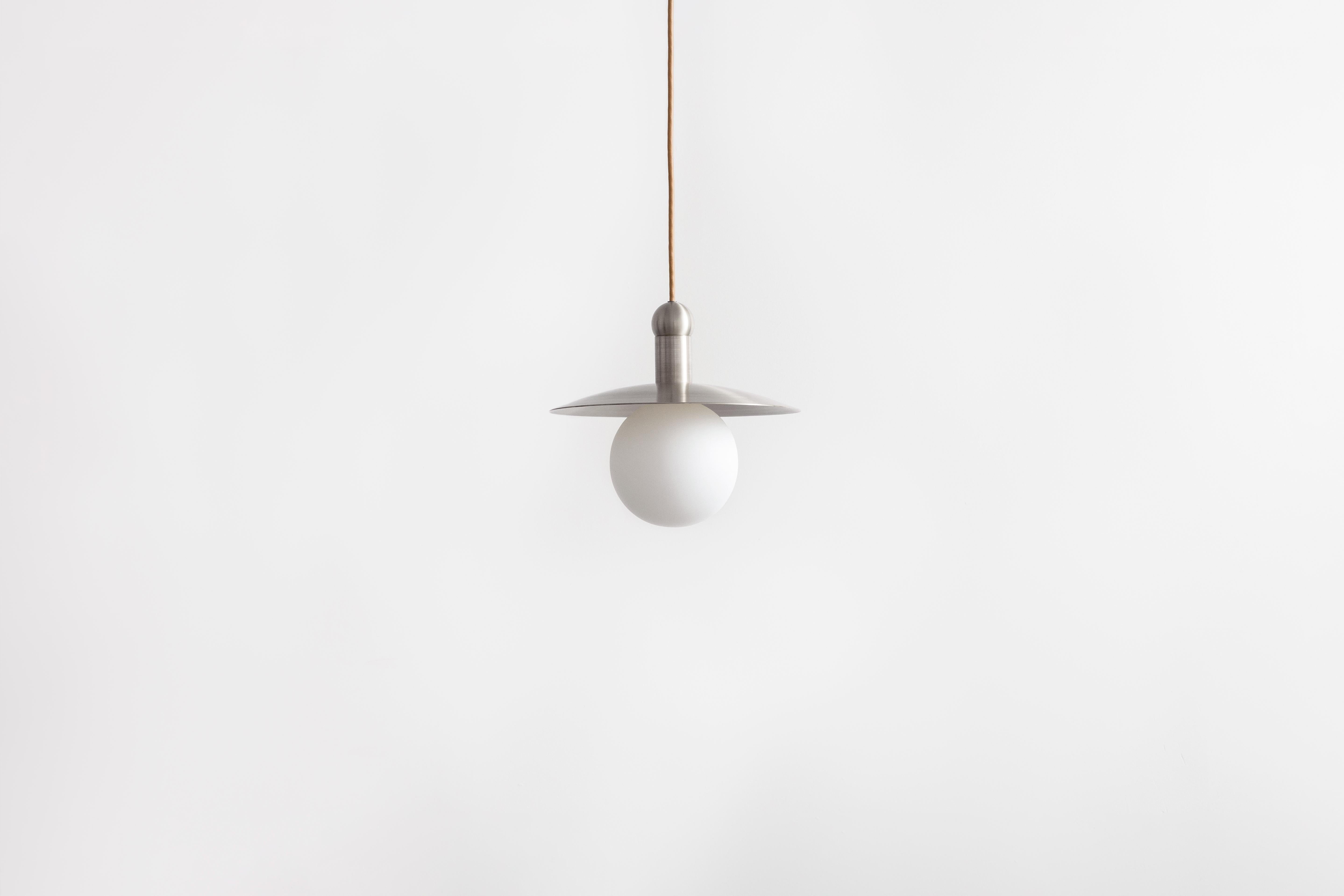 Pendentif Workstead Helios Cord en laiton taillé en vente 7