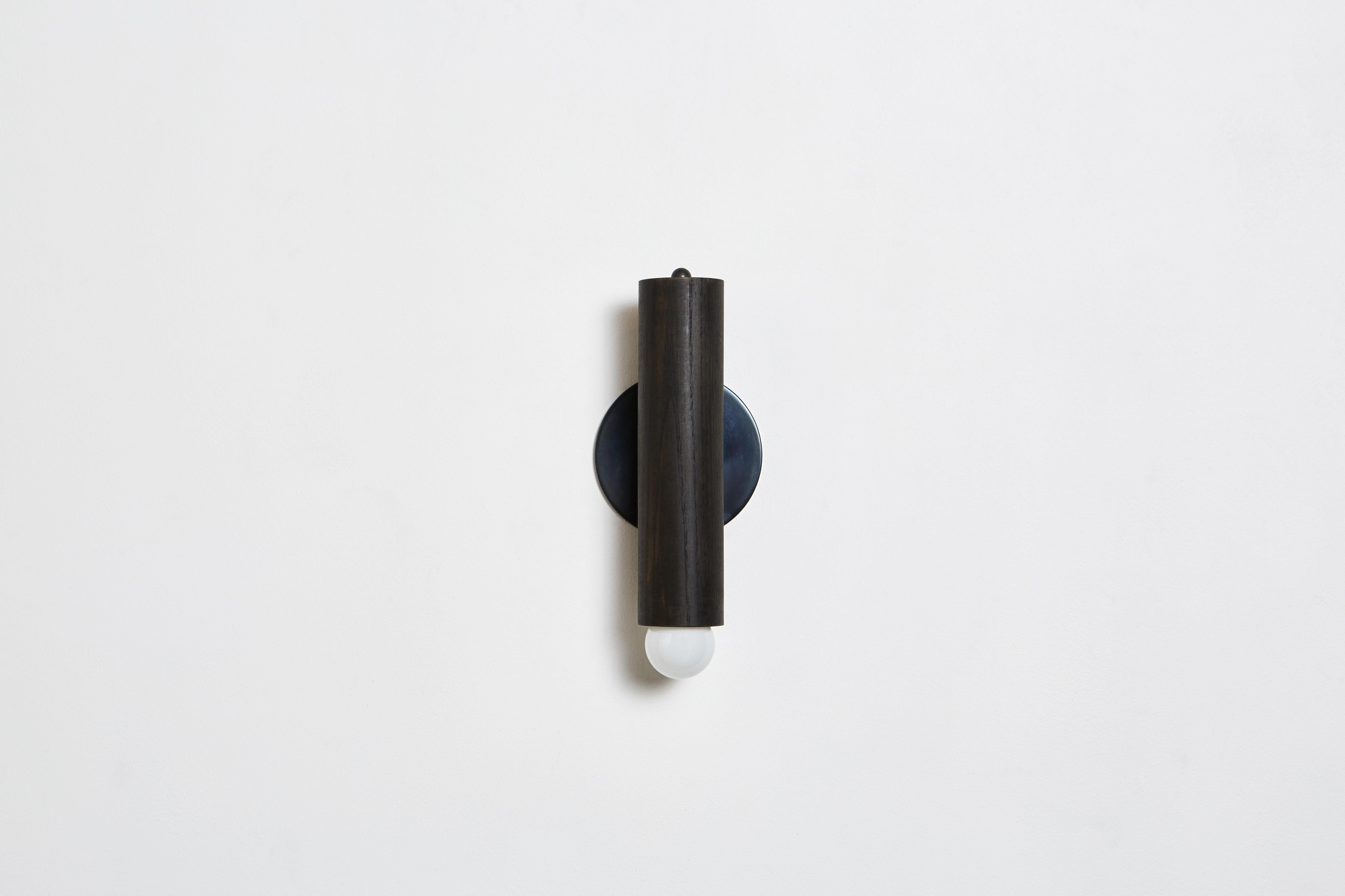 Workstead Lodge Sconce in Natural Oak and Hewn Brass en venta 3