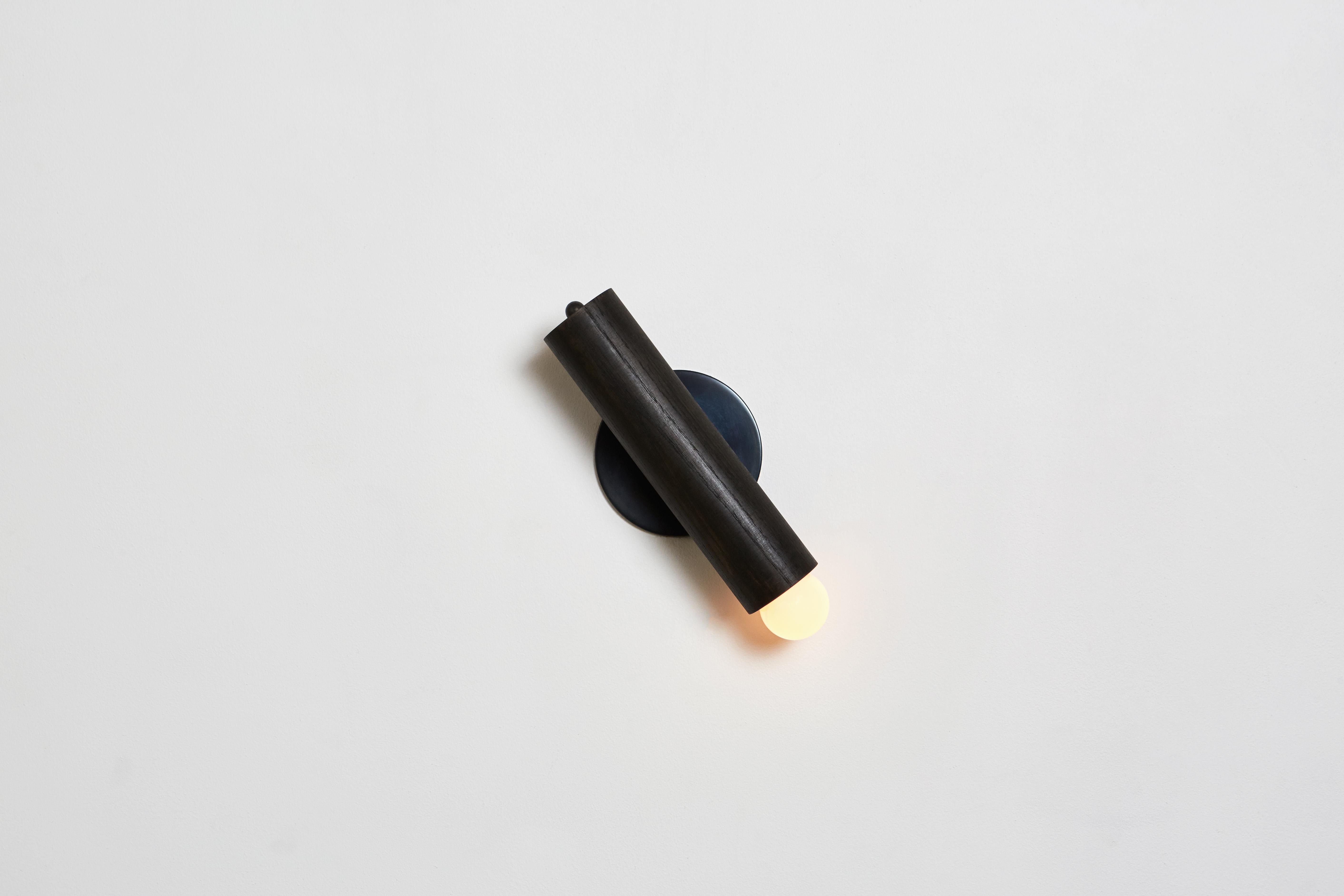 Workstead Lodge Sconce in Natural Oak and Hewn Brass en venta 5