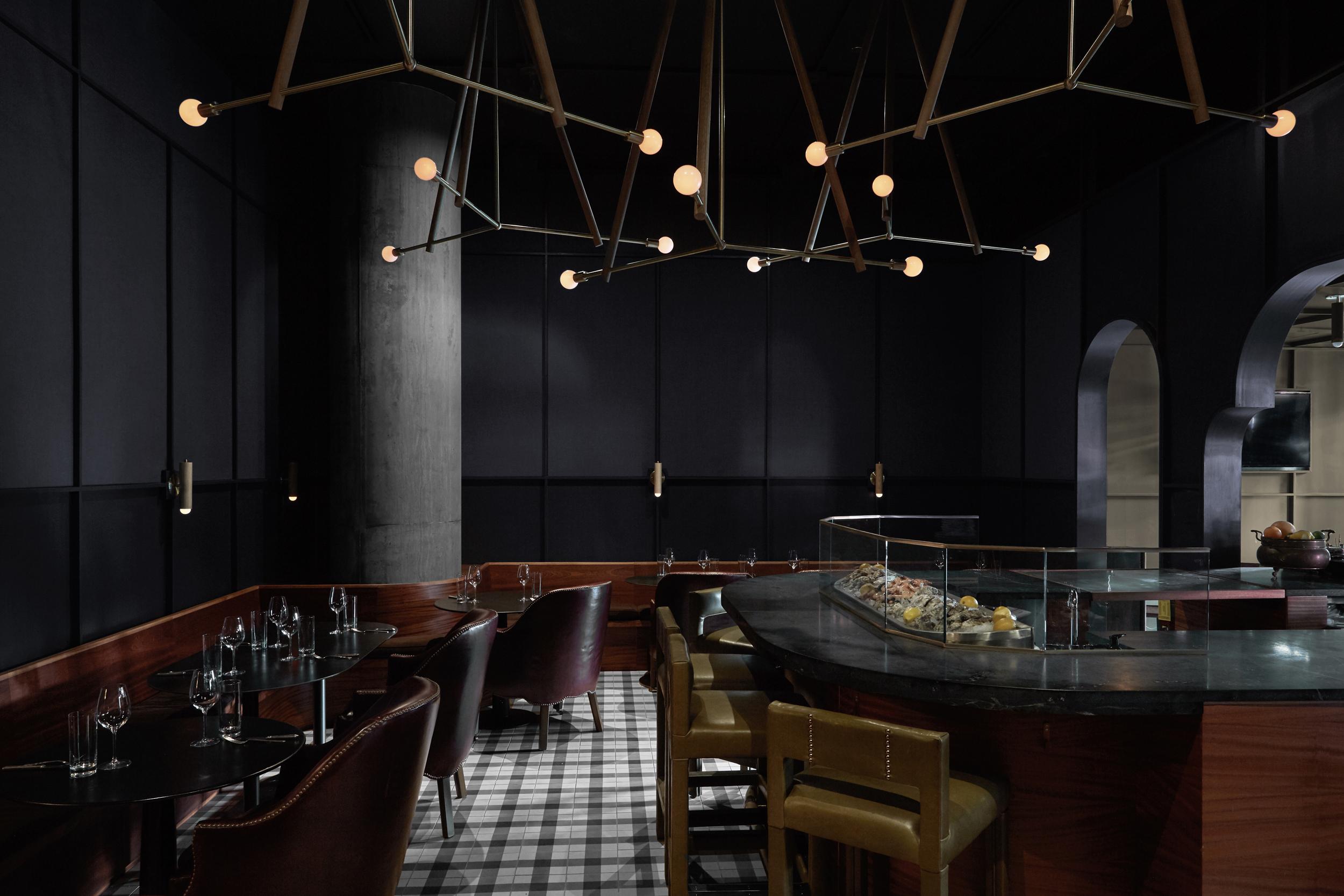 Workstead Lodge Sconce in Oxidized Ash and Blackened Brass en venta 5