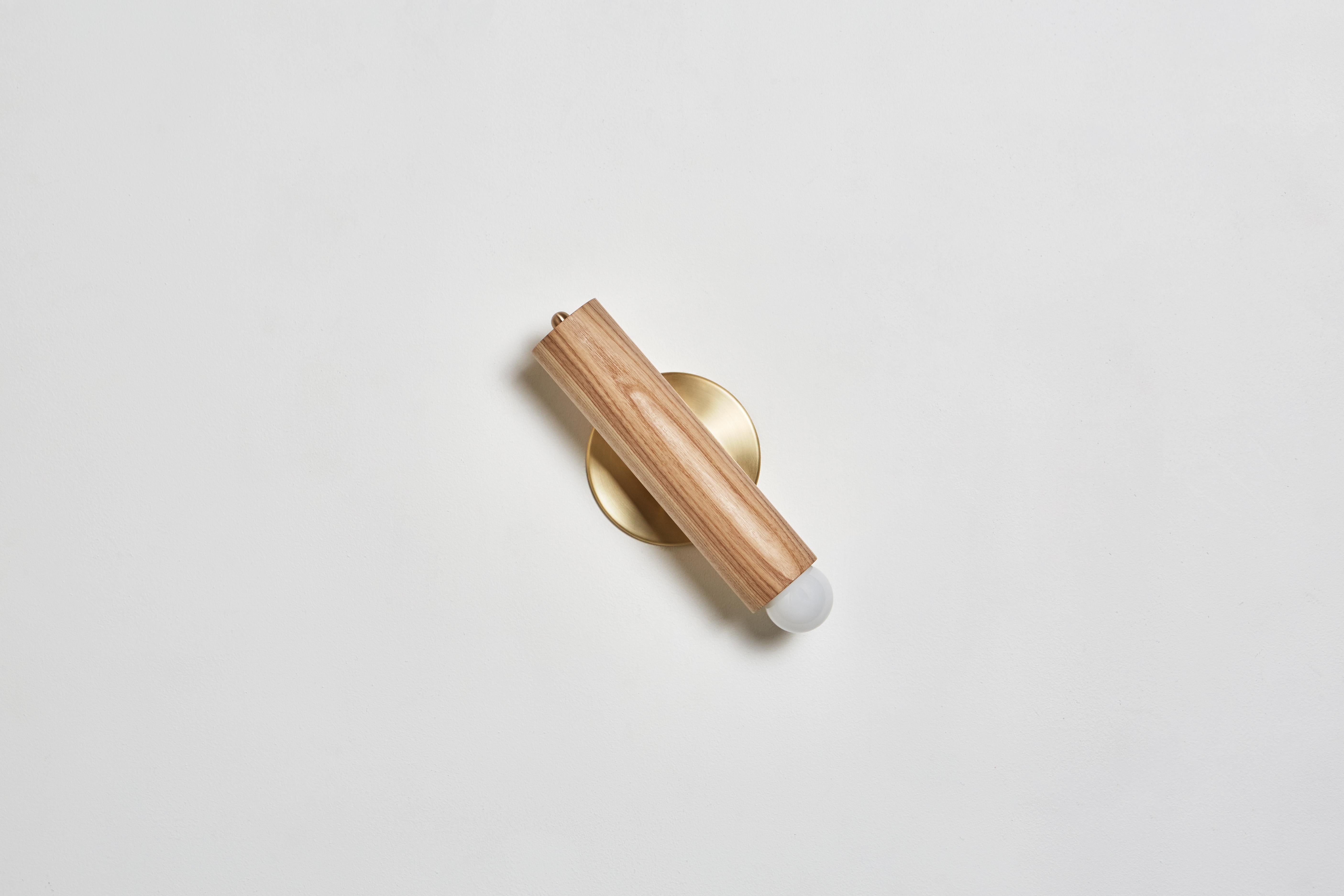 Workstead Lodge Sconce in Oxidized Ash and Blackened Brass en venta 1