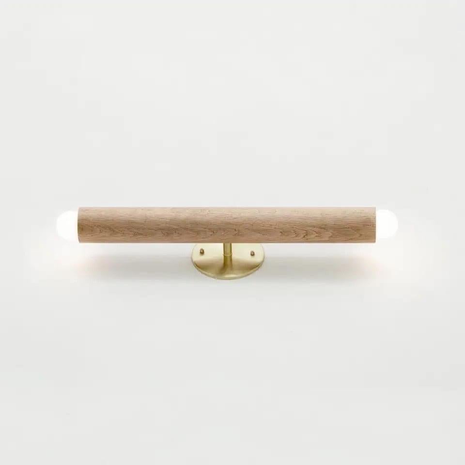 Workstead Lámpara lineal de roble y latón con doble bombilla, EE.UU., 2020 en Bueno estado para la venta en Miami, FL