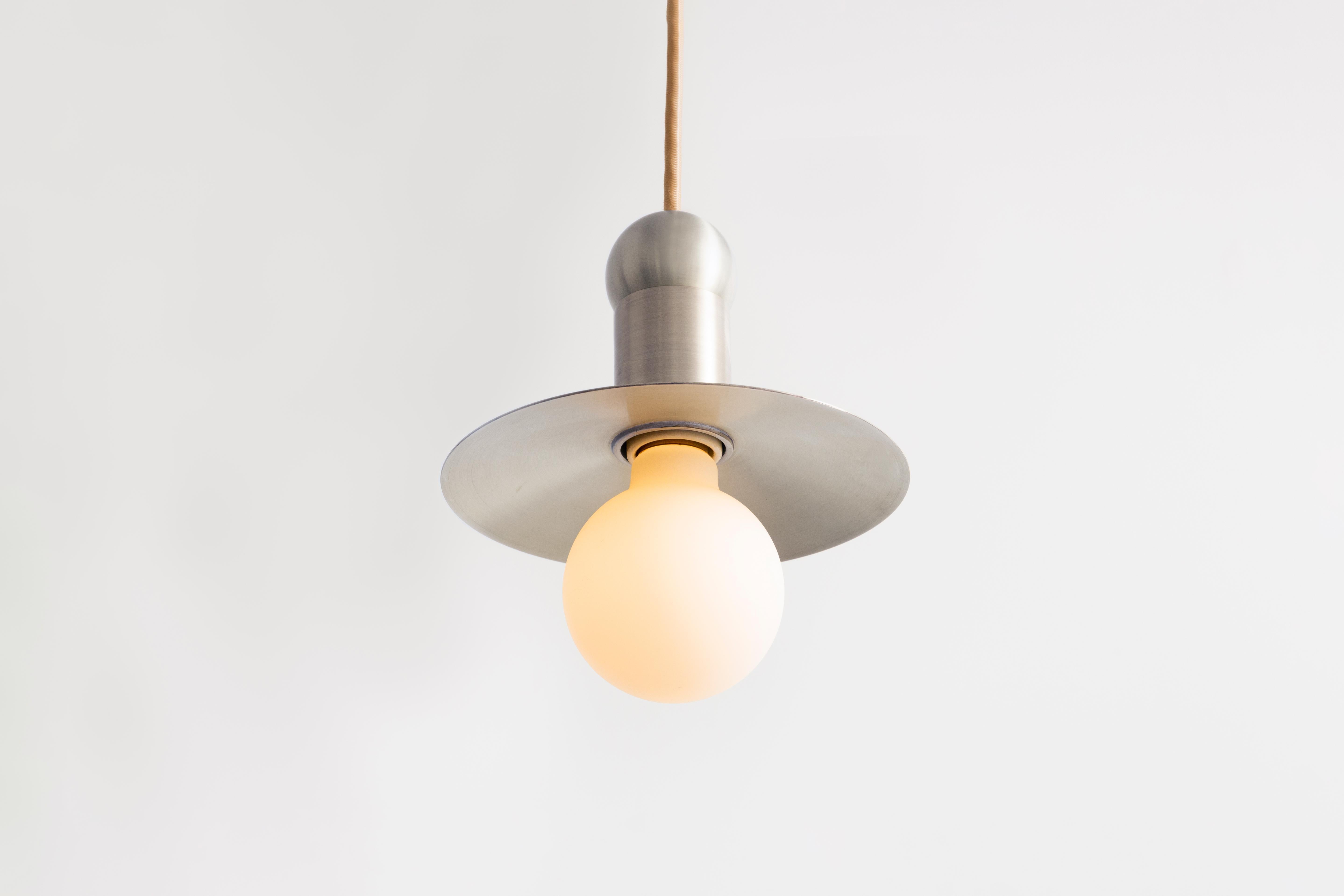 Classique américain Pendentif Workstead Orbit Cord en nickel brossé en vente