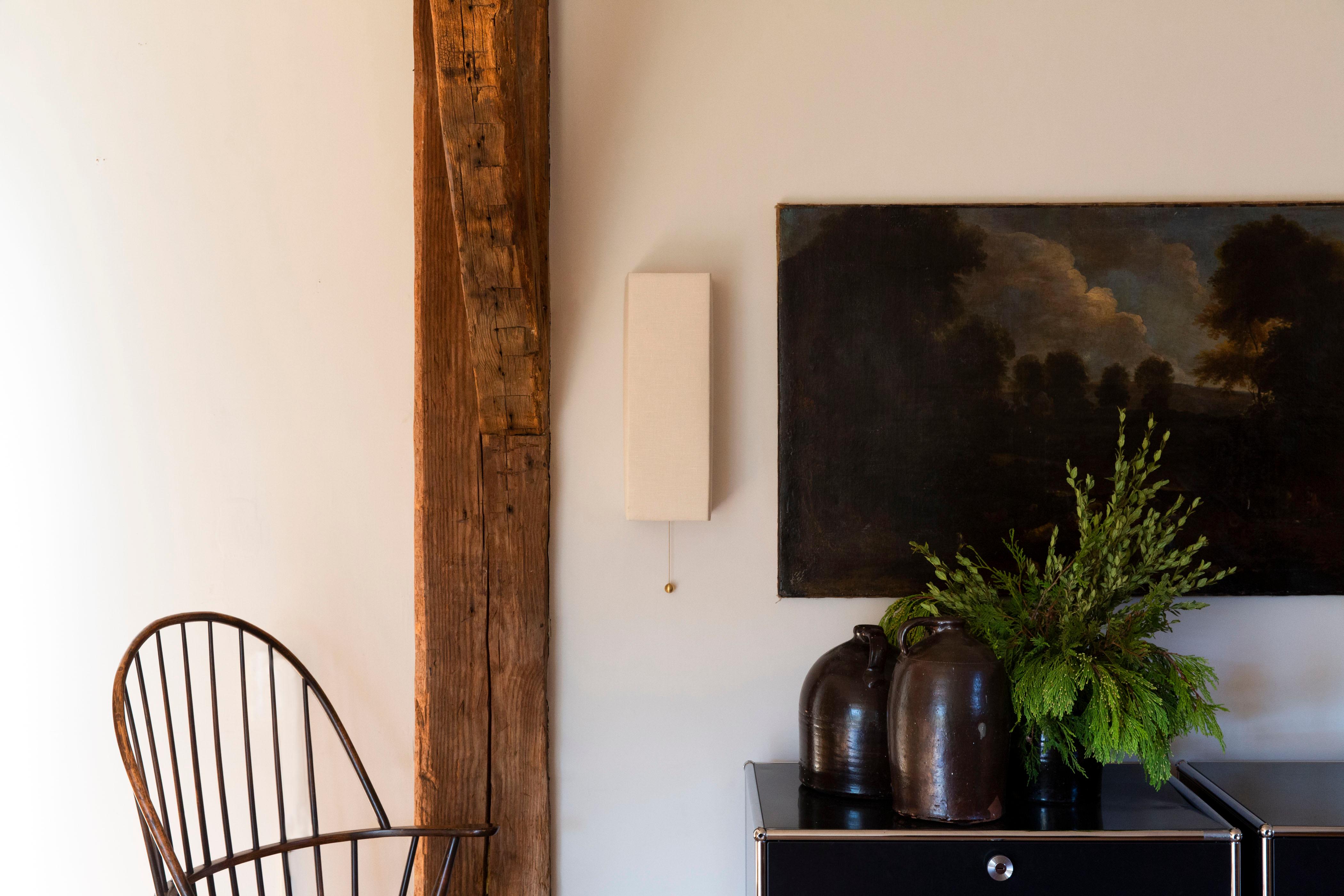 SHADED BLOCK is one in a collection of architectural lightboxes inspired by forms from our iconic ARCHETYPE series. The structured geometry of a rectangle is draped in Natural Linen for a minimalist sculptural moment against a wall. Available