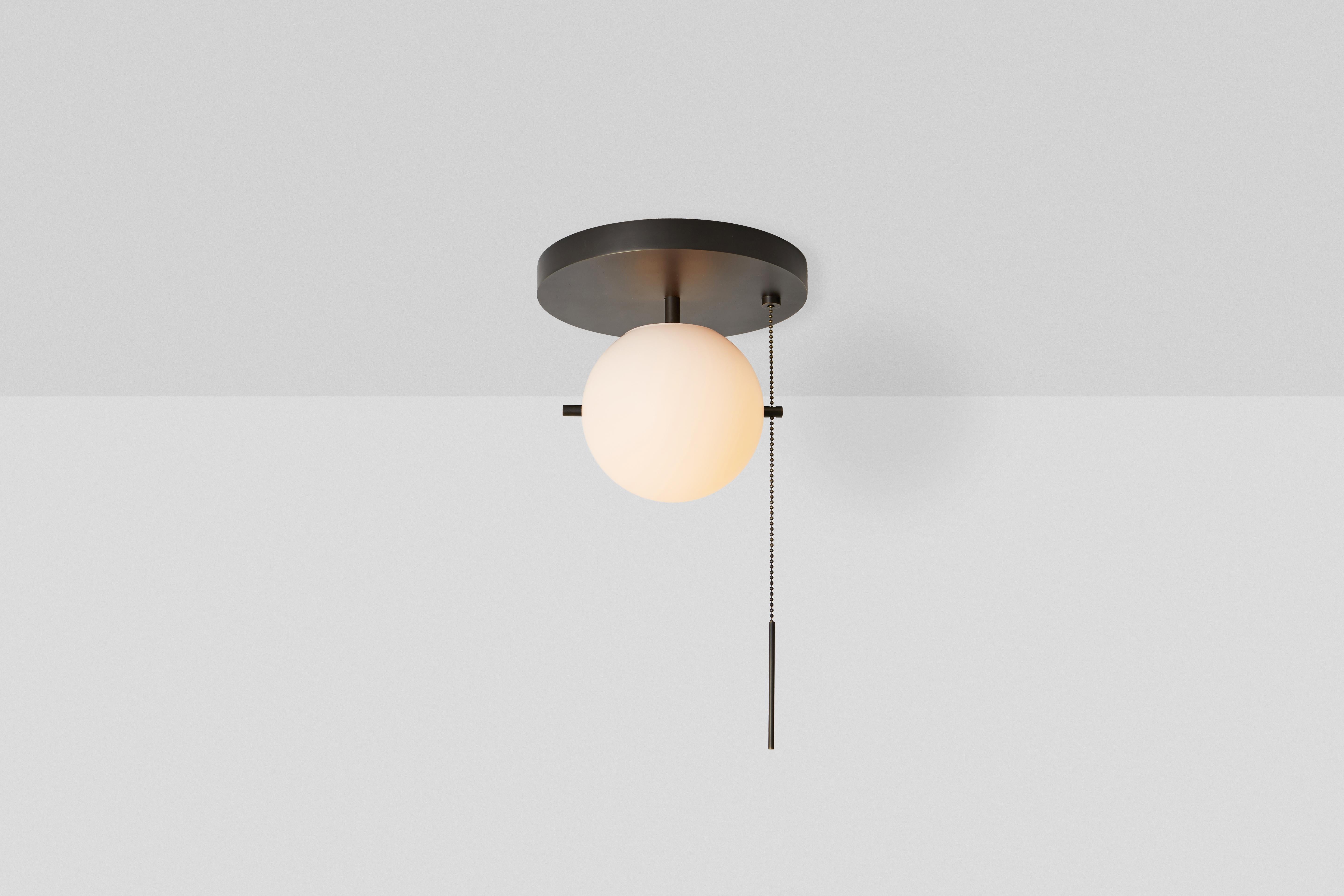 Pendentif Signal de Workstead en laiton ciselé en vente 4
