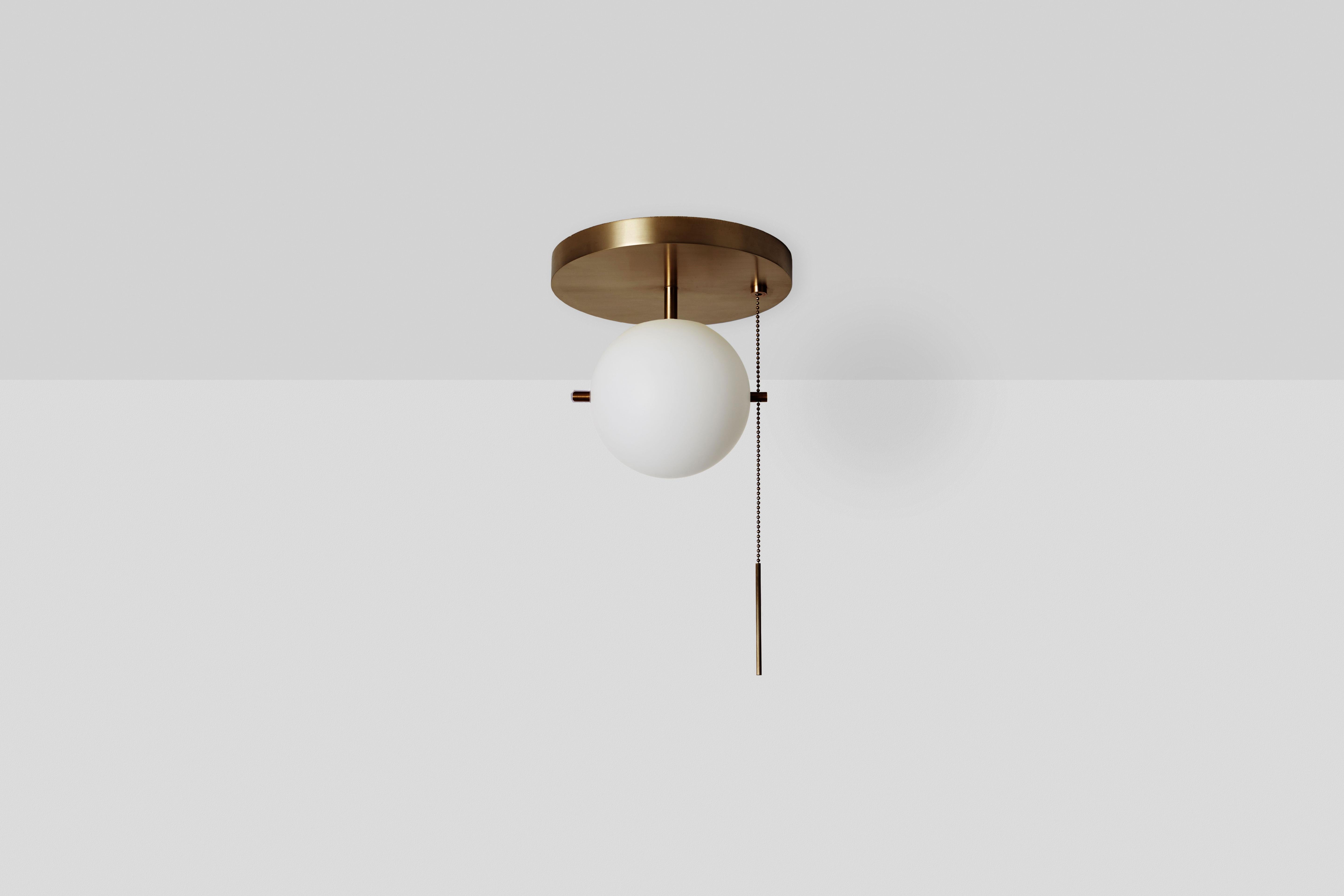 Pendentif Signal de Workstead en laiton ciselé en vente 2