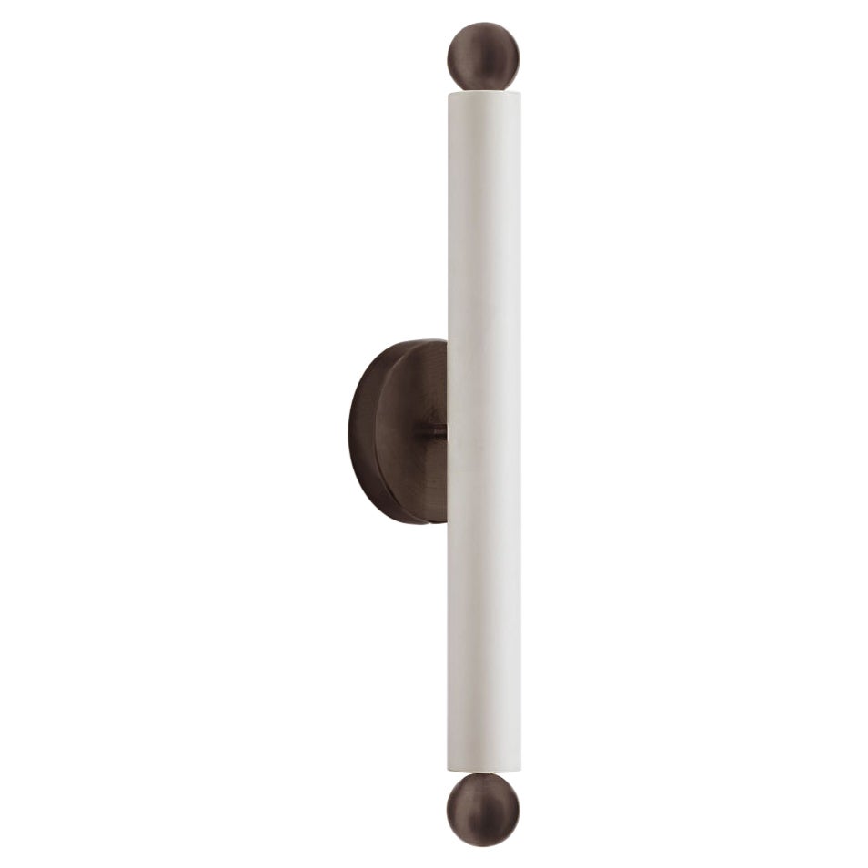 Applique murale ou encastrée Workstead Tube en bronze fini à la main de taille moyenne en vente