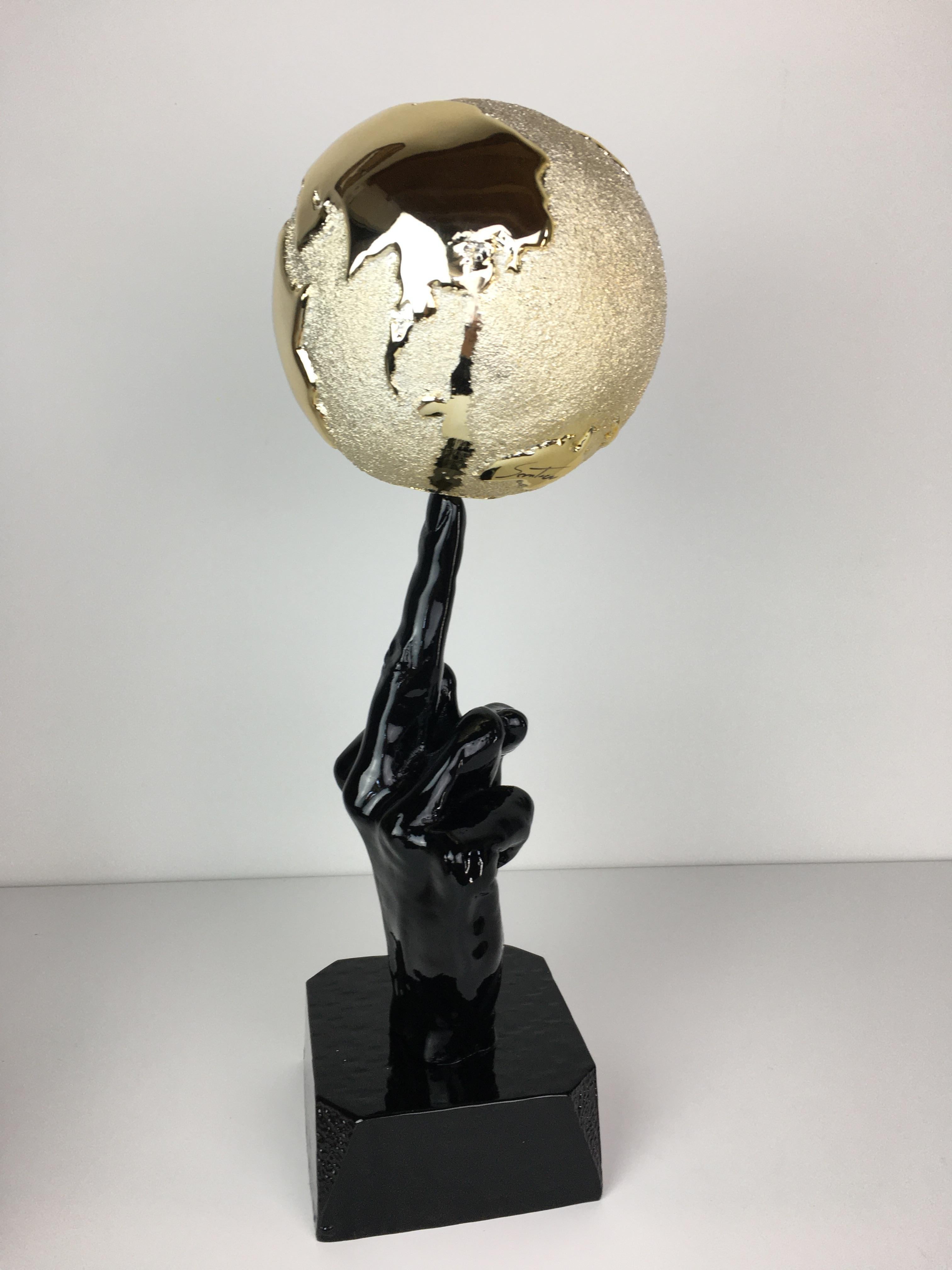 italien « World Freedom and Peace », Noir, 2021, Sculpture avec poudre de marbre et résine en vente