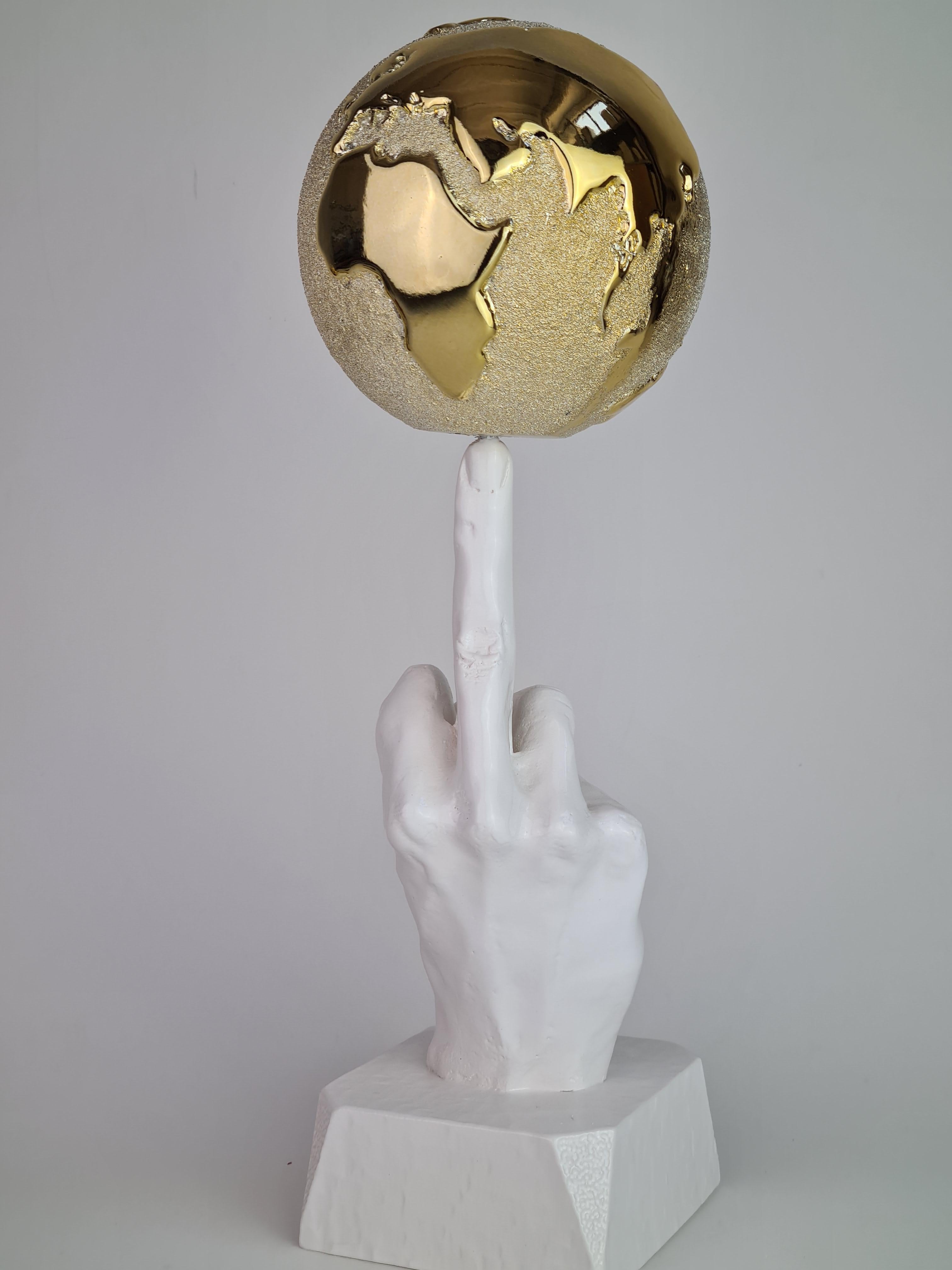 „“ Weltfrieden und Frieden“, Weiß, 2021, Skulptur mit Marmorpulver und Harz im Angebot 2