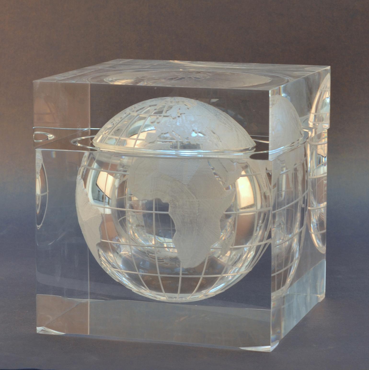 italien Seau à glace Globe mondial en acrylique par Alessandro Albrizzi, Italie, années 1960 en vente