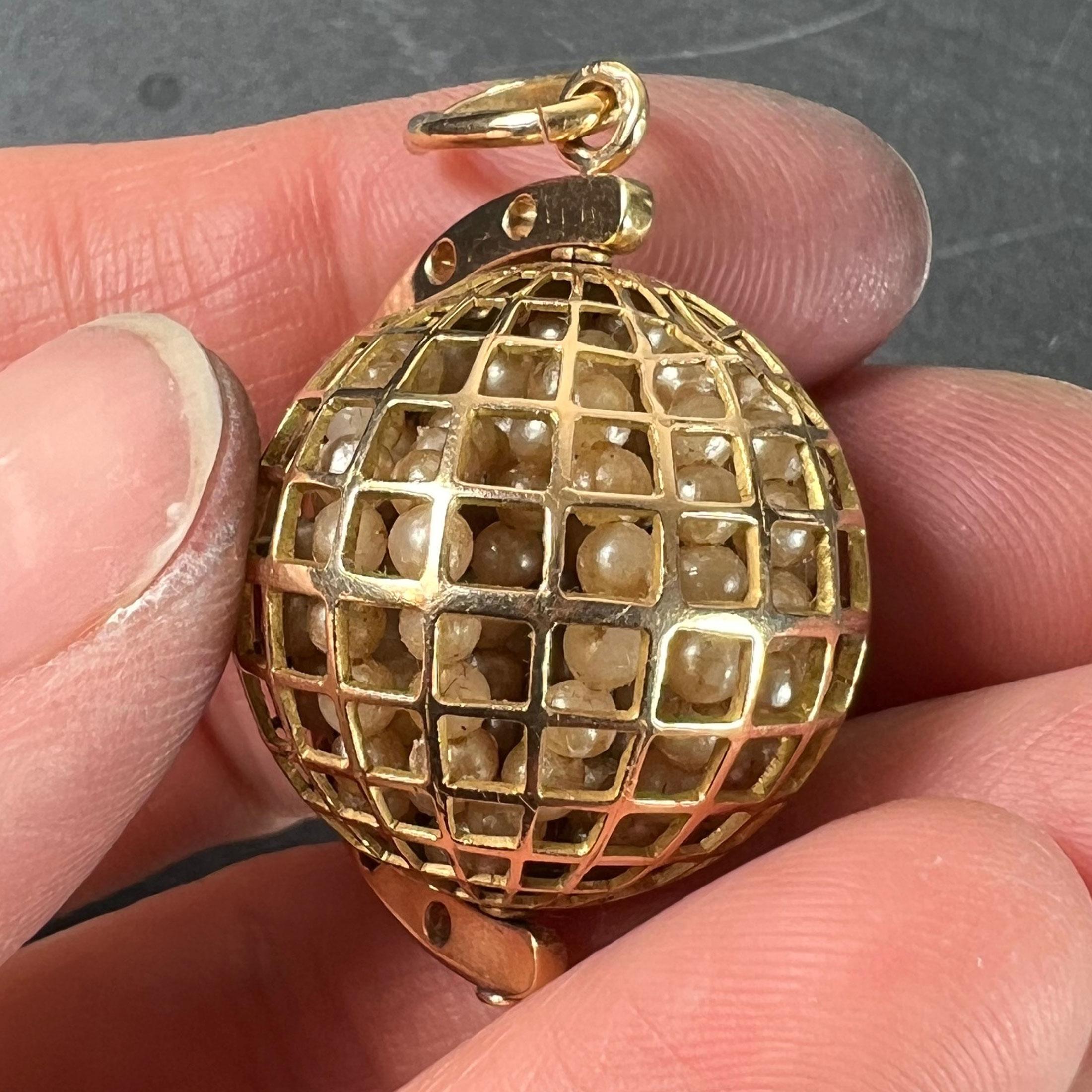 World Globe Italy, pendentif breloque imitiation en or jaune 18 carats avec perles en vente 6