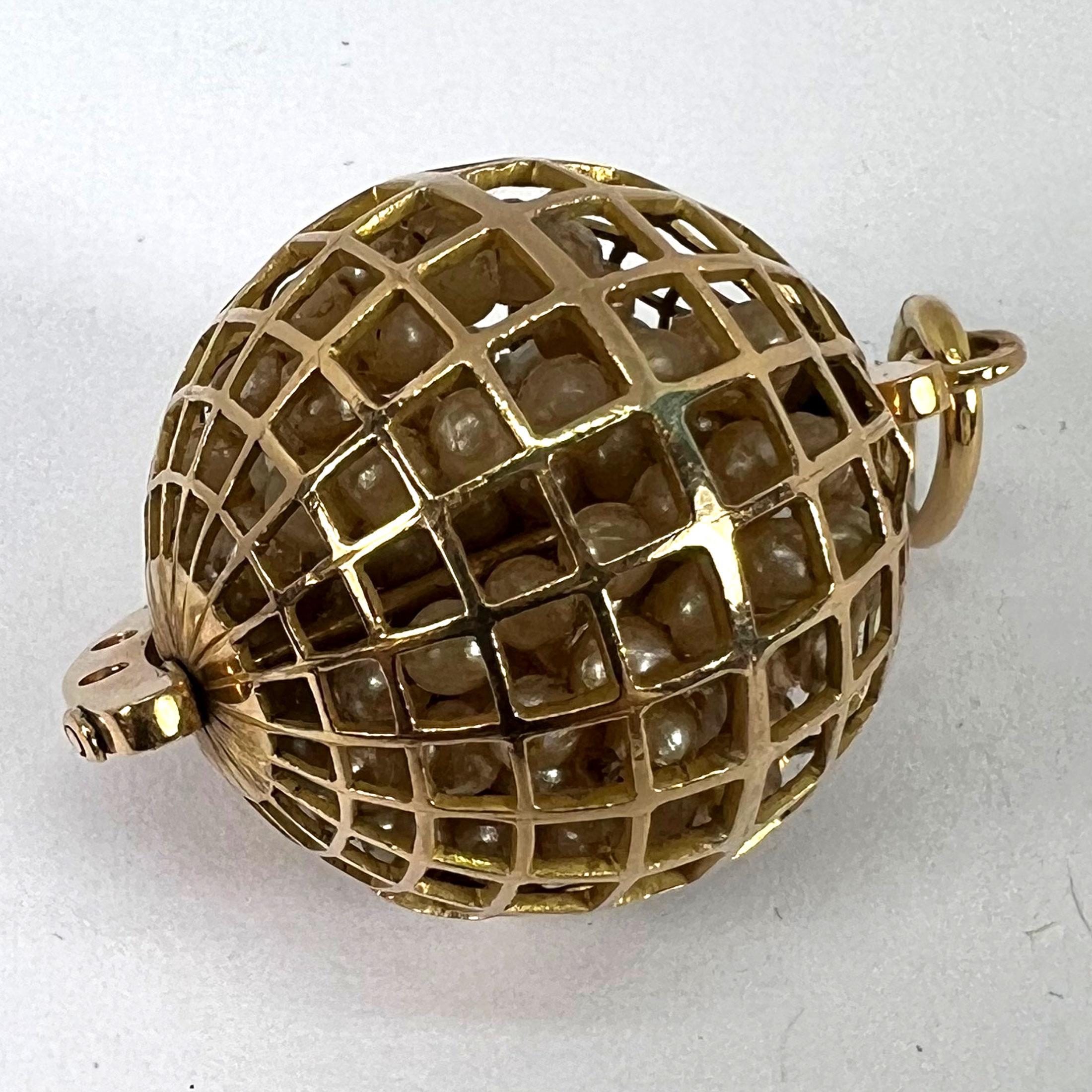 World Globe Italy, pendentif breloque imitiation en or jaune 18 carats avec perles en vente 16
