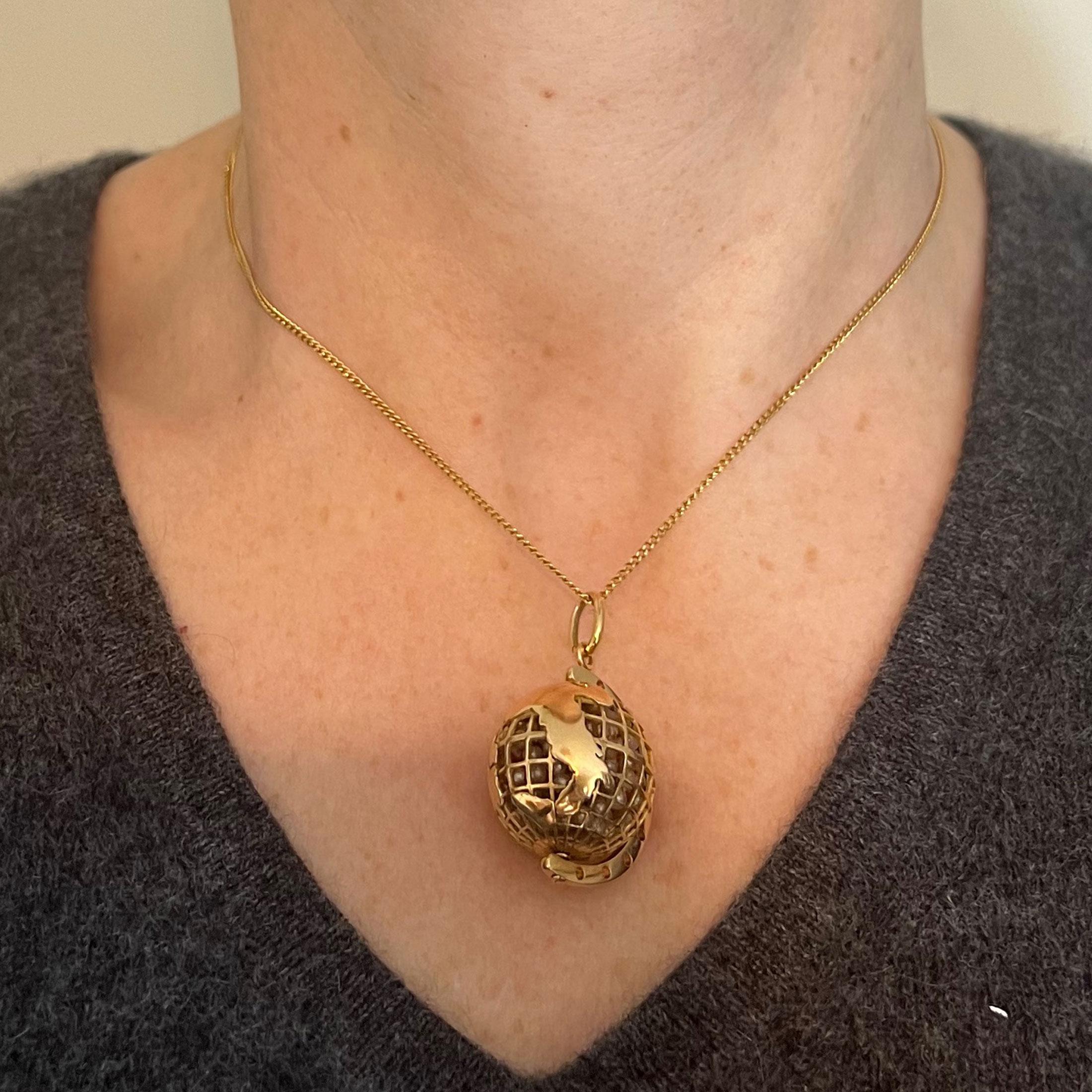 World Globe Italy, pendentif breloque imitiation en or jaune 18 carats avec perles en vente 2
