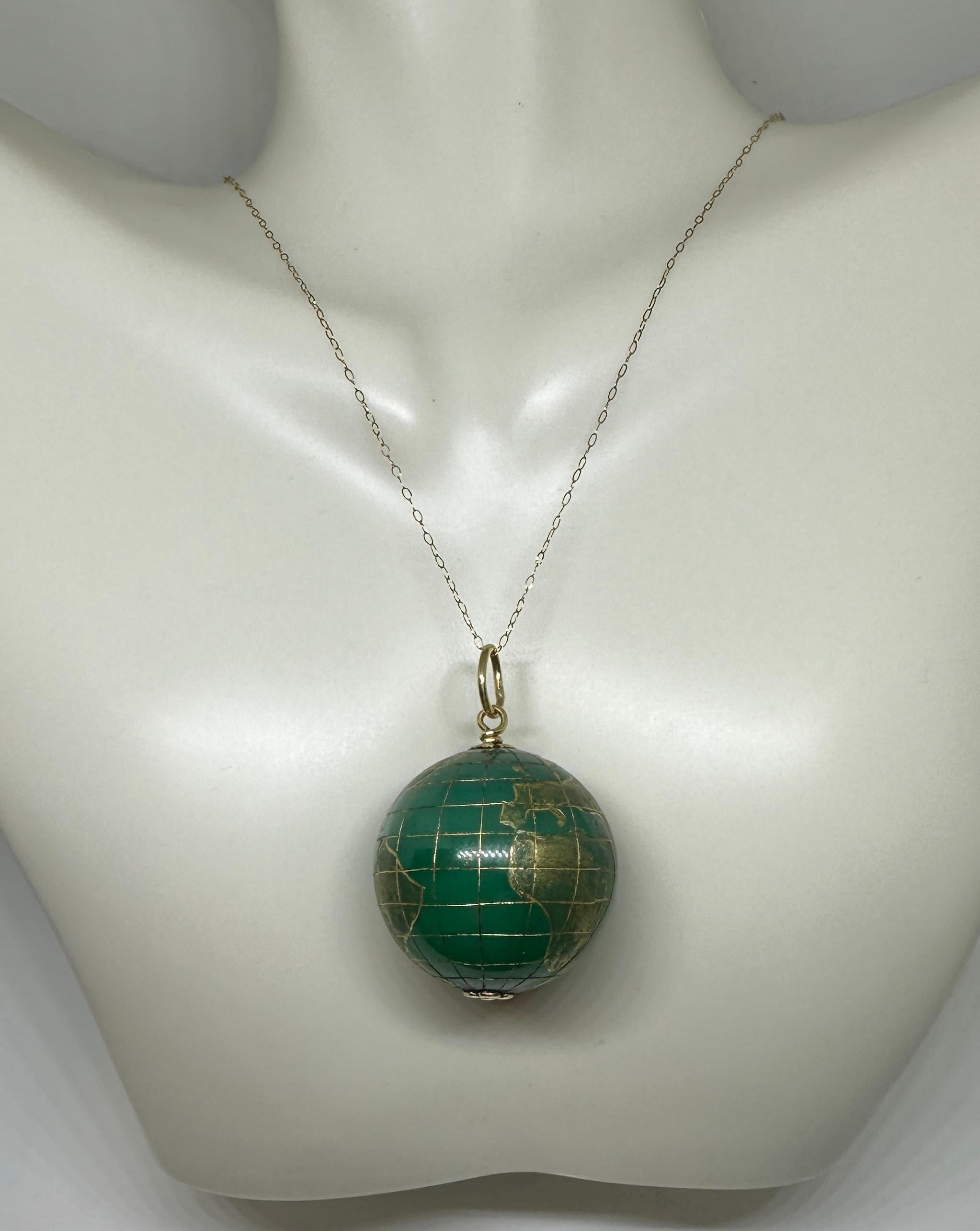 Collier breloque pendentif rétro ancien chrysophrase en or 14 carats en vente 1