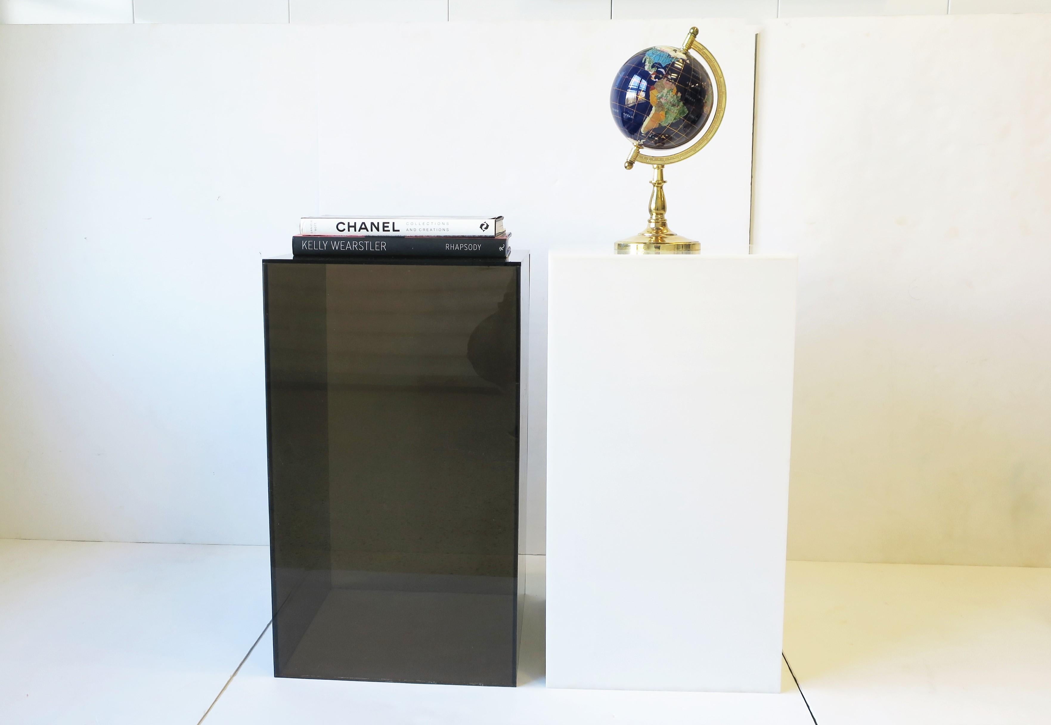 Welt Globus aus Marmor und Onyx im Zustand „Gut“ in New York, NY