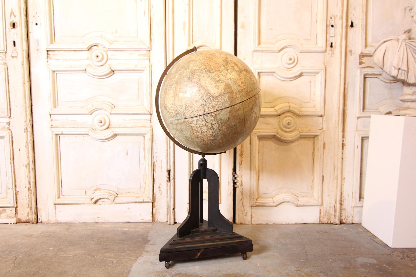Rare large world traffic globe of the steamship company Norddeutscher Lloyd Bremen.

Between 1900 and 1918, Welt-Reise Verlag Berlin published this model, which was commissioned by the (steam)shipping company Norddeutscher Lloyd. It was produced