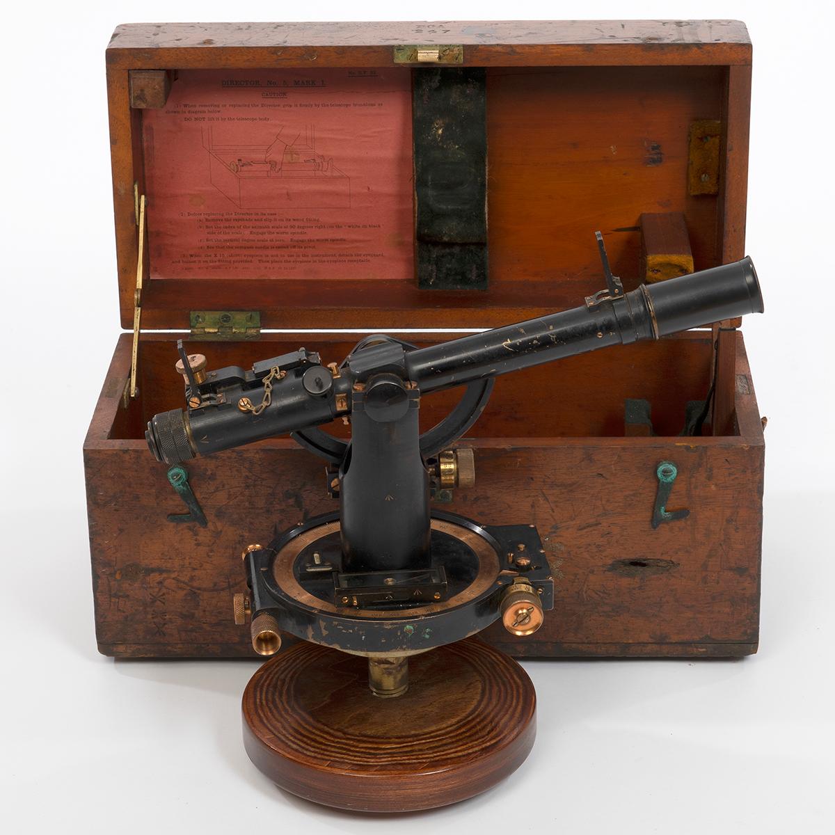 World War 1 era (1914-18) Director No 5 Mark 1 Brass Artillery Director Gun/Case For Sale 3