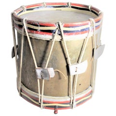 Tambour de fanfare en laiton de style régimentaire français de l'époque de la seconde guerre mondiale