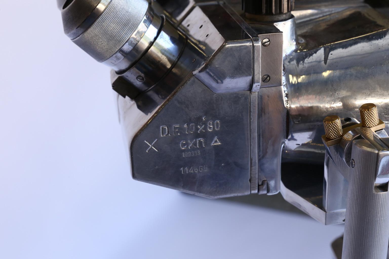 World War II German Emil Busch Binoculars on Telescopic Stand In Good Condition In Houston, TX