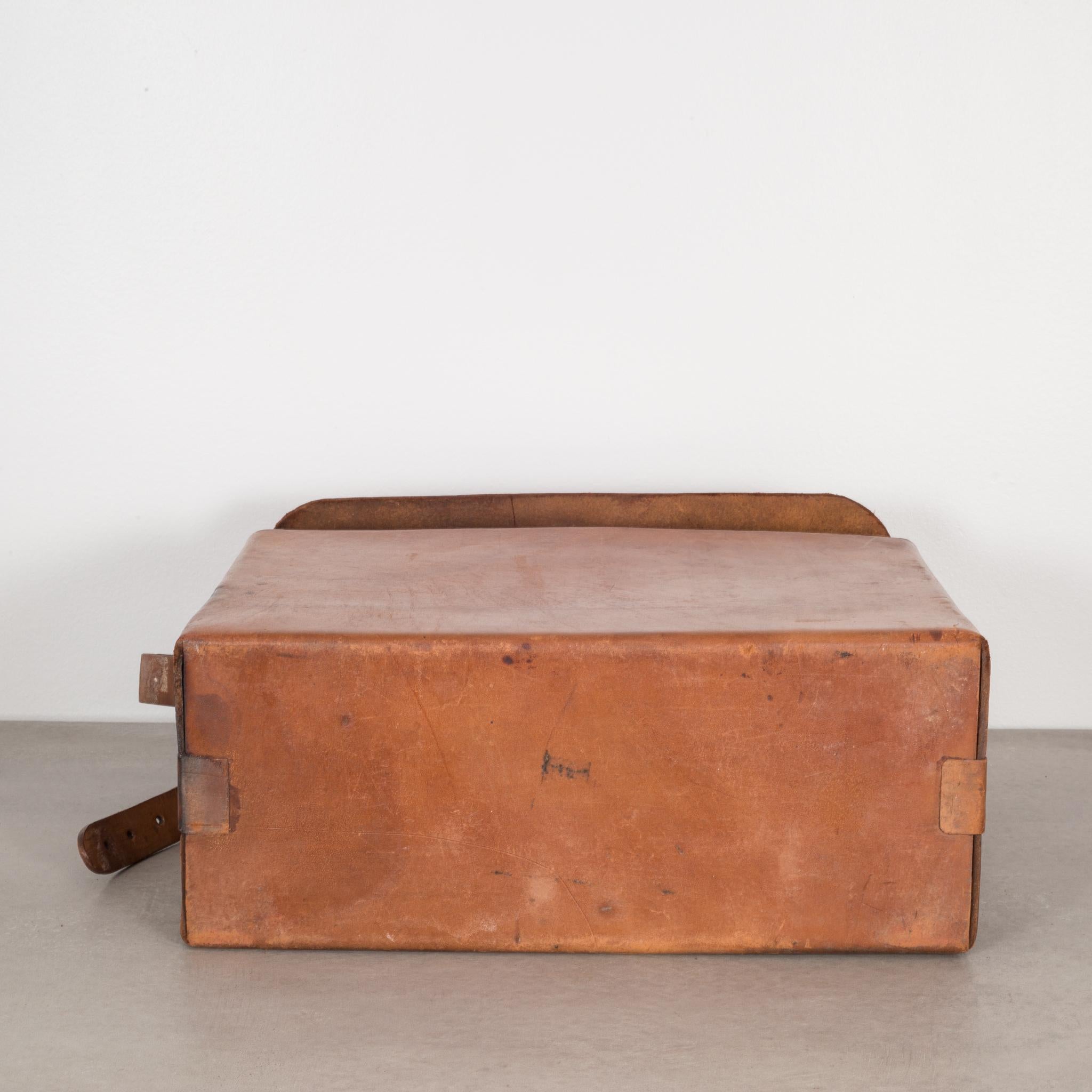 World War ll Era Leather Carrying Case, circa 1940 2