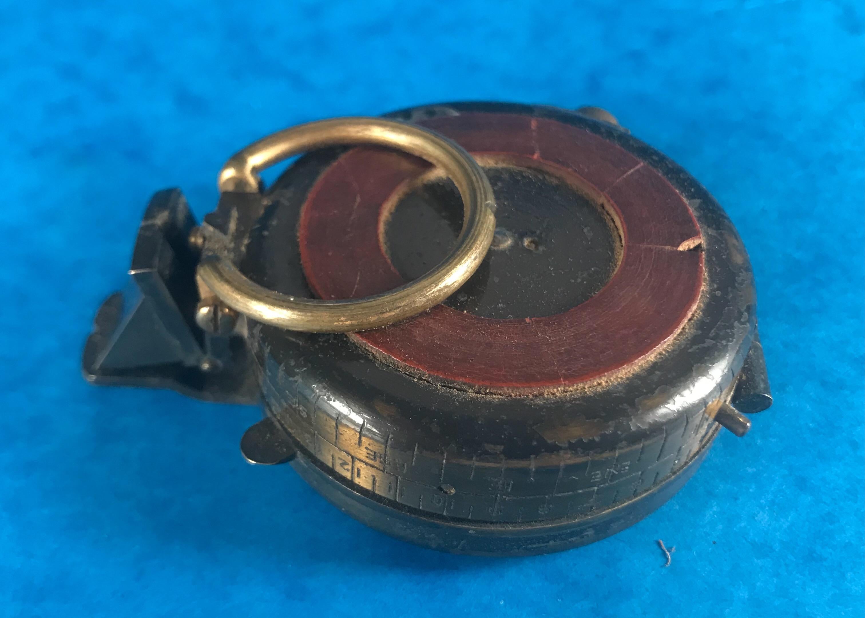 World War One 1918 Military Compass with Its Original Case 7